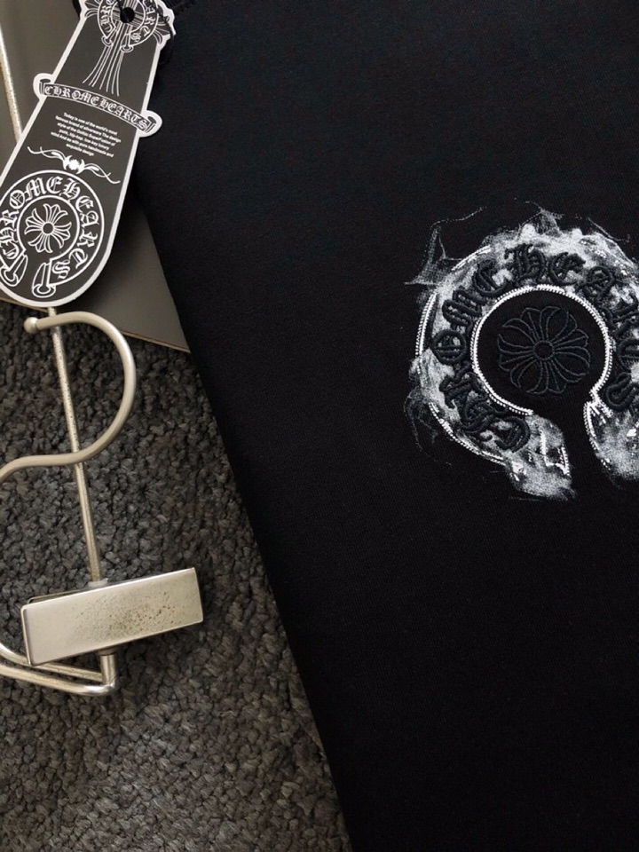  Chrome Hearts 克罗心25春夏顶级梵文刺绣经典短袖圆领T恤，精致工艺面料，顶级元素融合打造