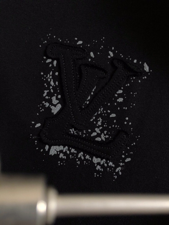  Louis Vuitton 路易威登 LV 驴牌25春夏顶级贴布绣经典短袖圆领T恤，精致工艺面料，顶级