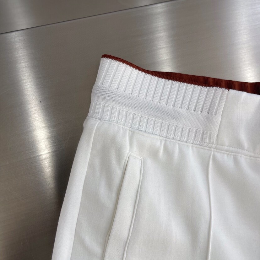  Ermenegildo Zegna 杰尼亚空气层质感长裤休闲裤\n质感老钱男士束腰直筒休闲裤，裤腰罗纹