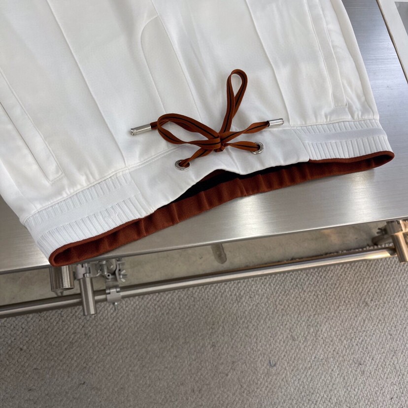  Ermenegildo Zegna 杰尼亚空气层质感长裤休闲裤\n质感老钱男士束腰直筒休闲裤，裤腰罗纹