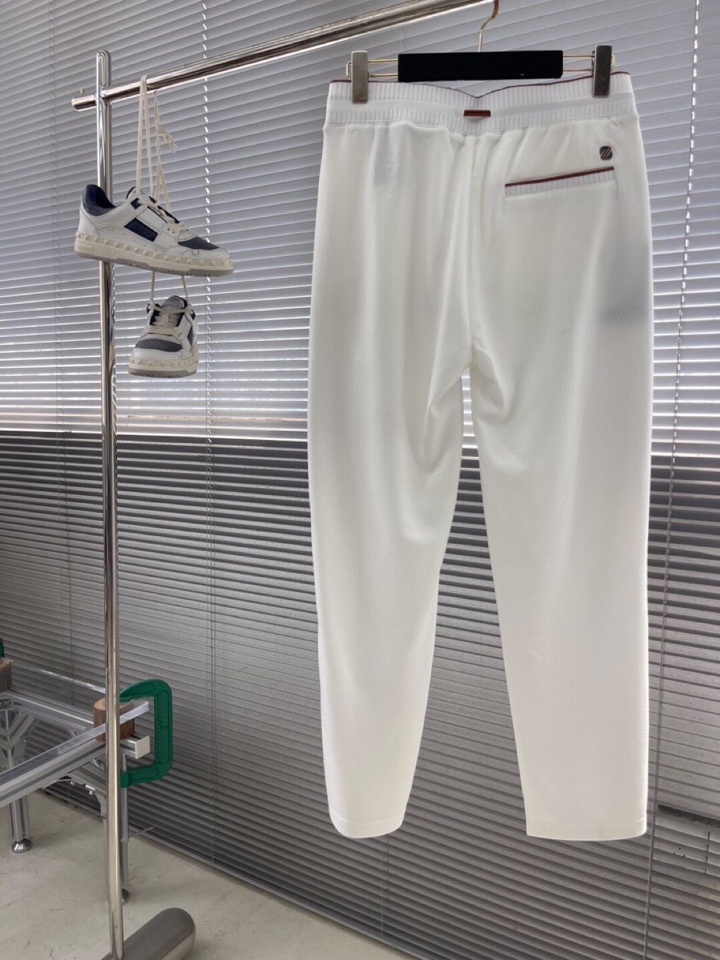  Ermenegildo Zegna 杰尼亚空气层质感长裤休闲裤\n质感老钱男士束腰直筒休闲裤，裤腰罗纹