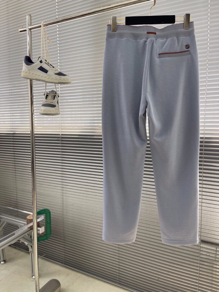  Ermenegildo Zegna 杰尼亚空气层质感长裤休闲裤\n质感老钱男士束腰直筒休闲裤，裤腰罗纹