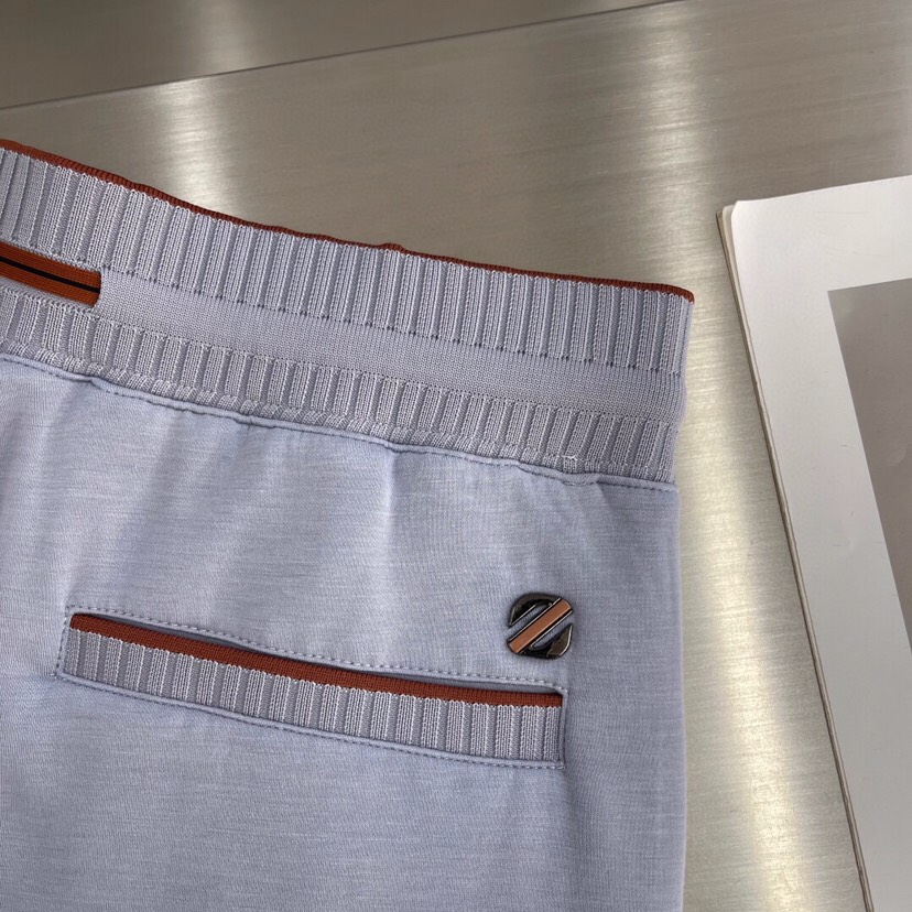  Ermenegildo Zegna 杰尼亚空气层质感长裤休闲裤\n质感老钱男士束腰直筒休闲裤，裤腰罗纹