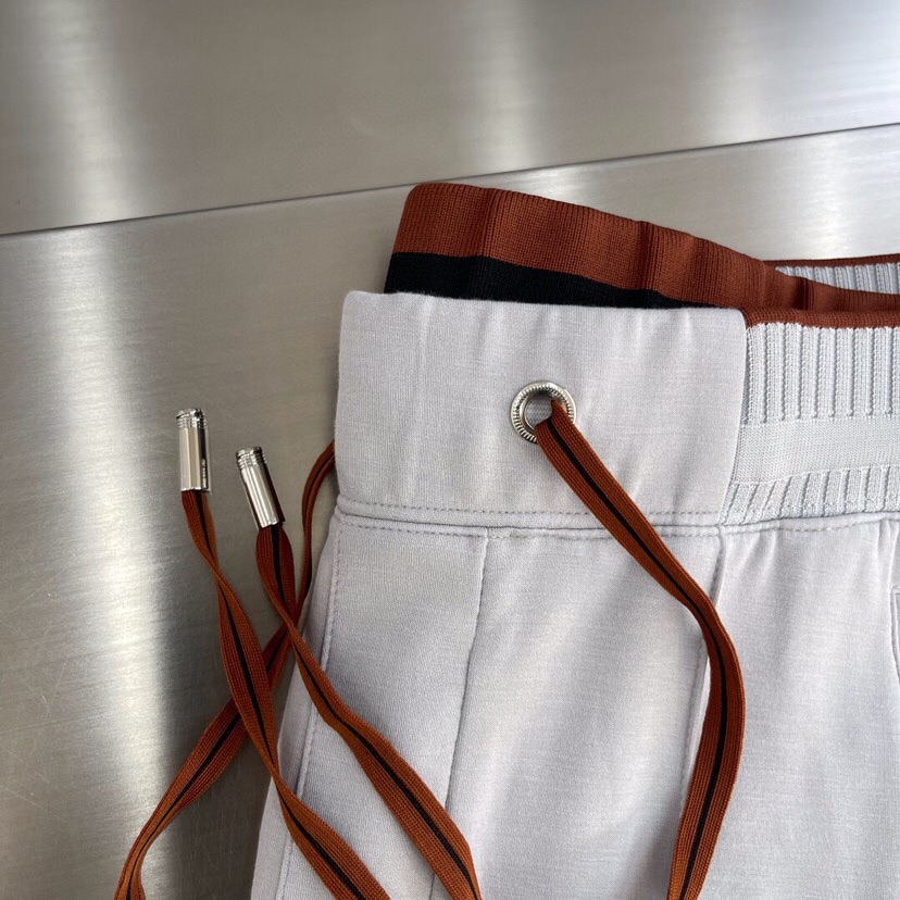  Ermenegildo Zegna 杰尼亚空气层质感长裤休闲裤\n质感老钱男士束腰直筒休闲裤，裤腰罗纹