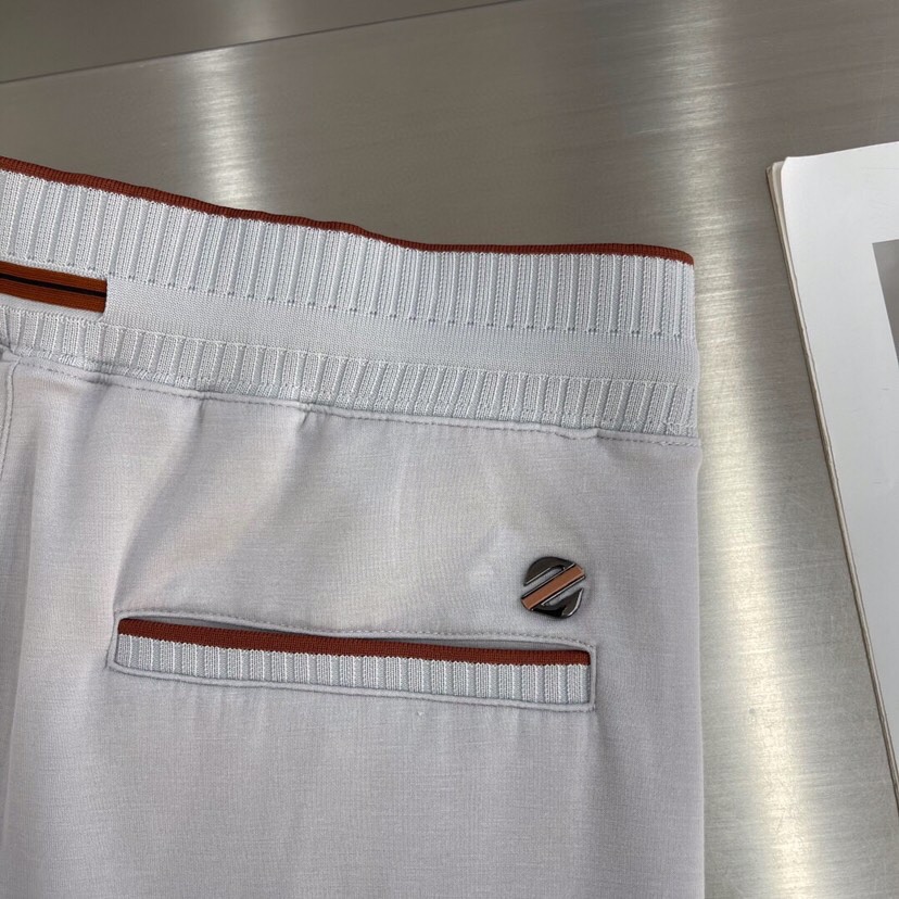  Ermenegildo Zegna 杰尼亚空气层质感长裤休闲裤\n质感老钱男士束腰直筒休闲裤，裤腰罗纹