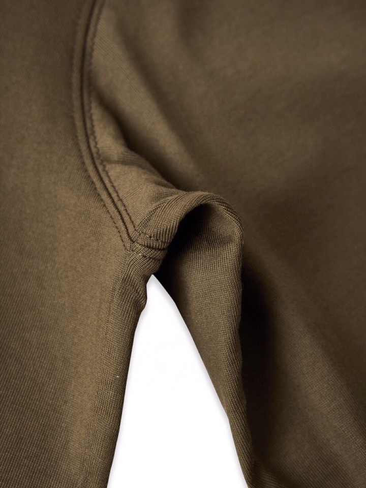  Ermenegildo Zegna 杰尼亚2025秋冬亨利领长袖T恤，美式复古经典领子，随着时间推移，