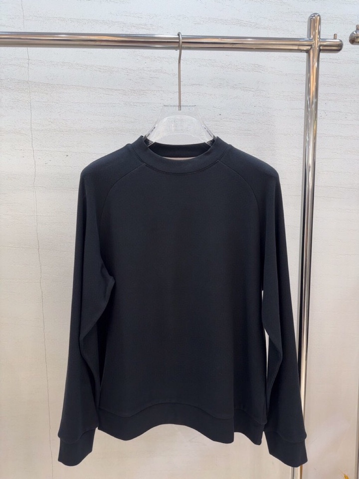  Ermenegildo Zegna 杰尼亚秋冬系列，插肩袖设计卫衣款圆领长袖T恤，320克重双面绒醋酸