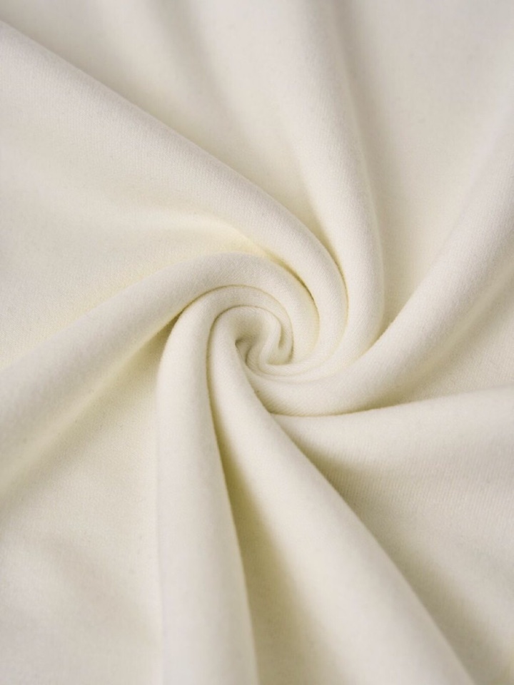  Ermenegildo Zegna 杰尼亚秋冬系列，插肩袖设计卫衣款圆领长袖T恤，320克重双面绒醋酸