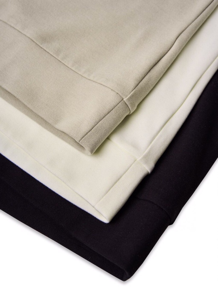  Ermenegildo Zegna 杰尼亚秋冬系列，插肩袖设计卫衣款圆领长袖T恤，320克重双面绒醋酸