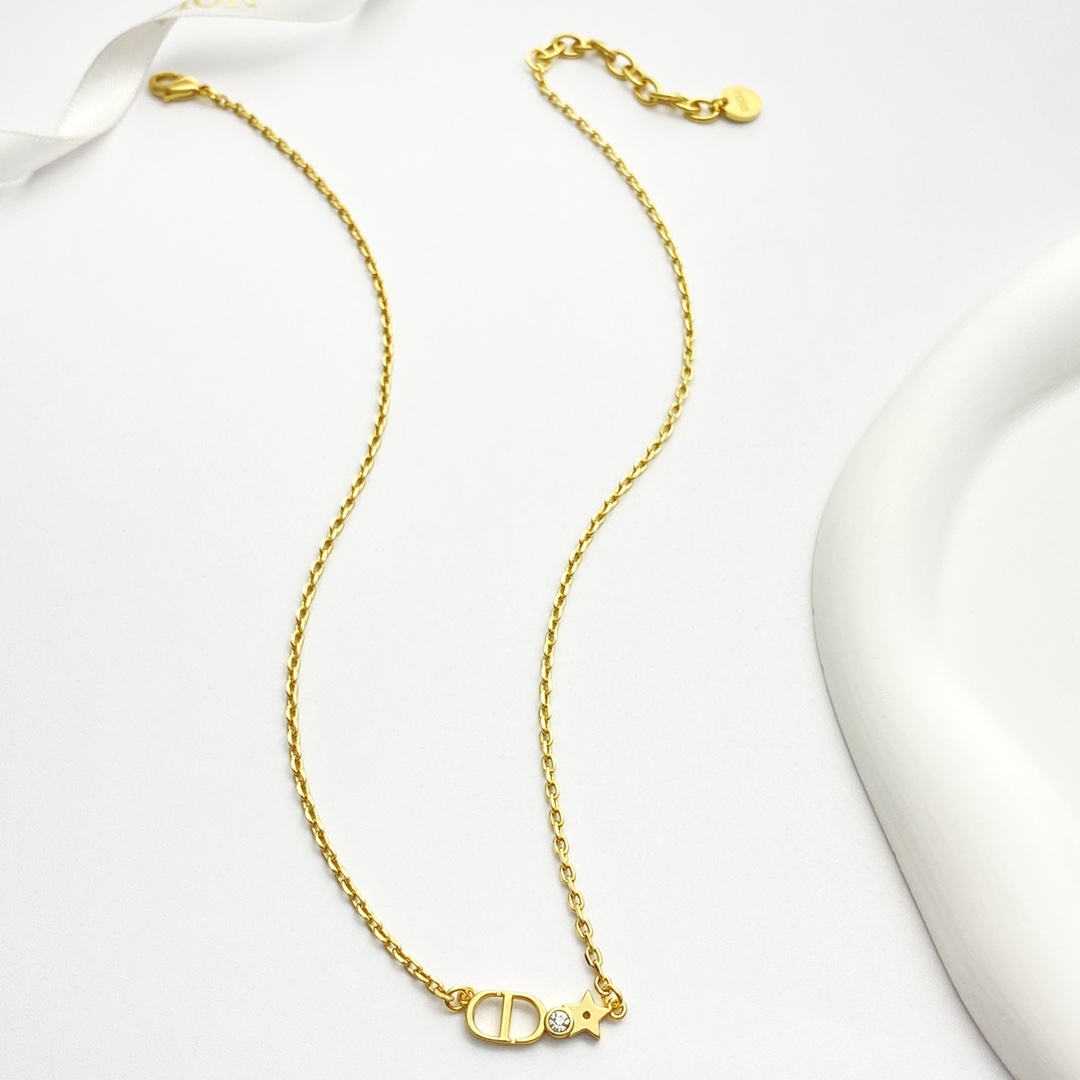 Dior CD Clover Pearl Pendant Necklace, Classic CD Letter Stitching Star 6 i1755669911 2506 0