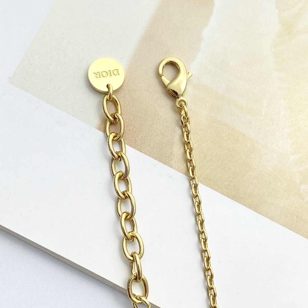 Dior CD Clover Pearl Pendant Necklace, Classic CD Letter Stitching Star 7 i1755669911 6828 4