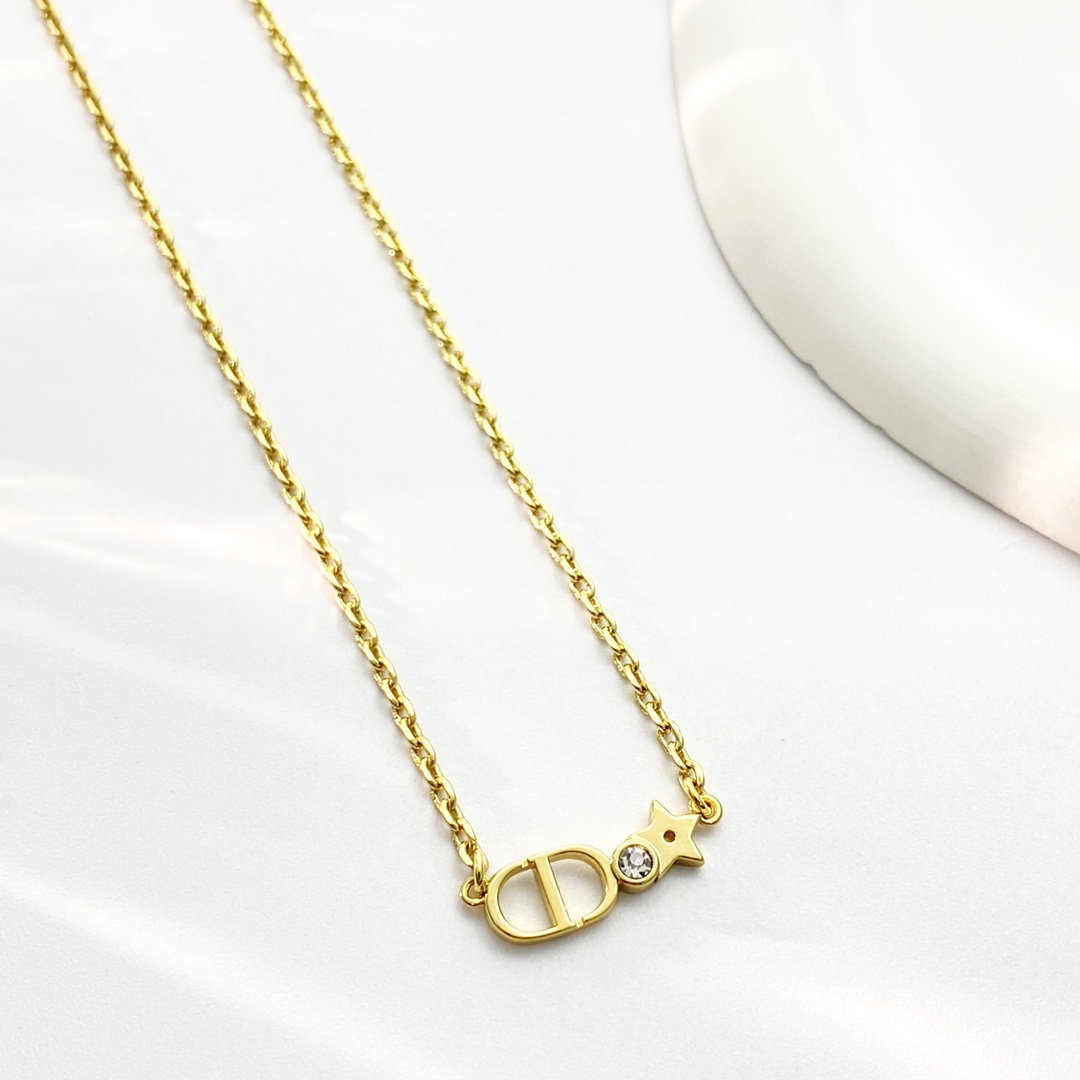 Dior CD Clover Pearl Pendant Necklace, Classic CD Letter Stitching Star 3 i1755671616 4120 1