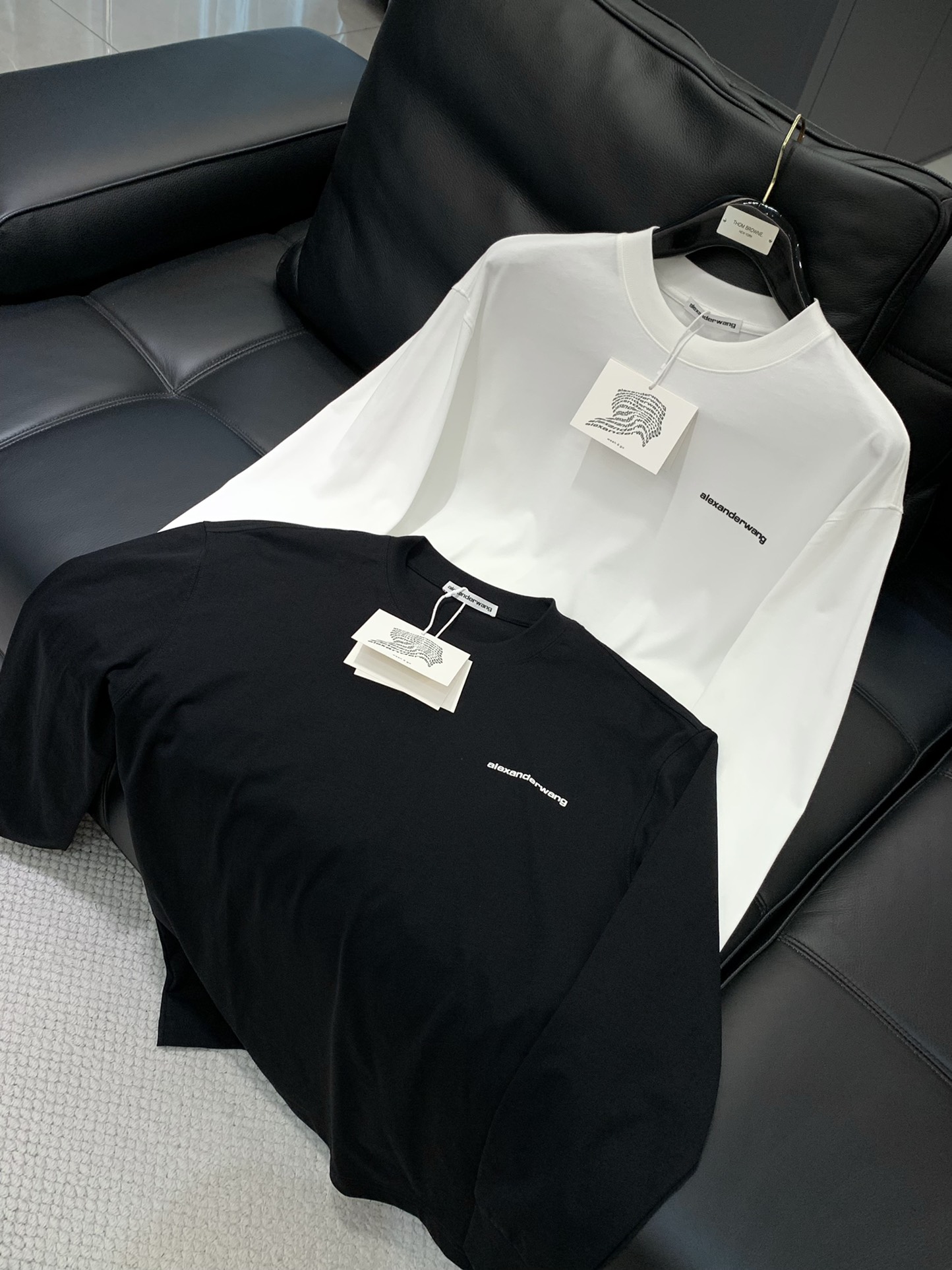 ，Alexander Wang 亚历山大·王，2025早秋新品，时尚休闲圆领长袖T恤，专柜同步有售，顶级