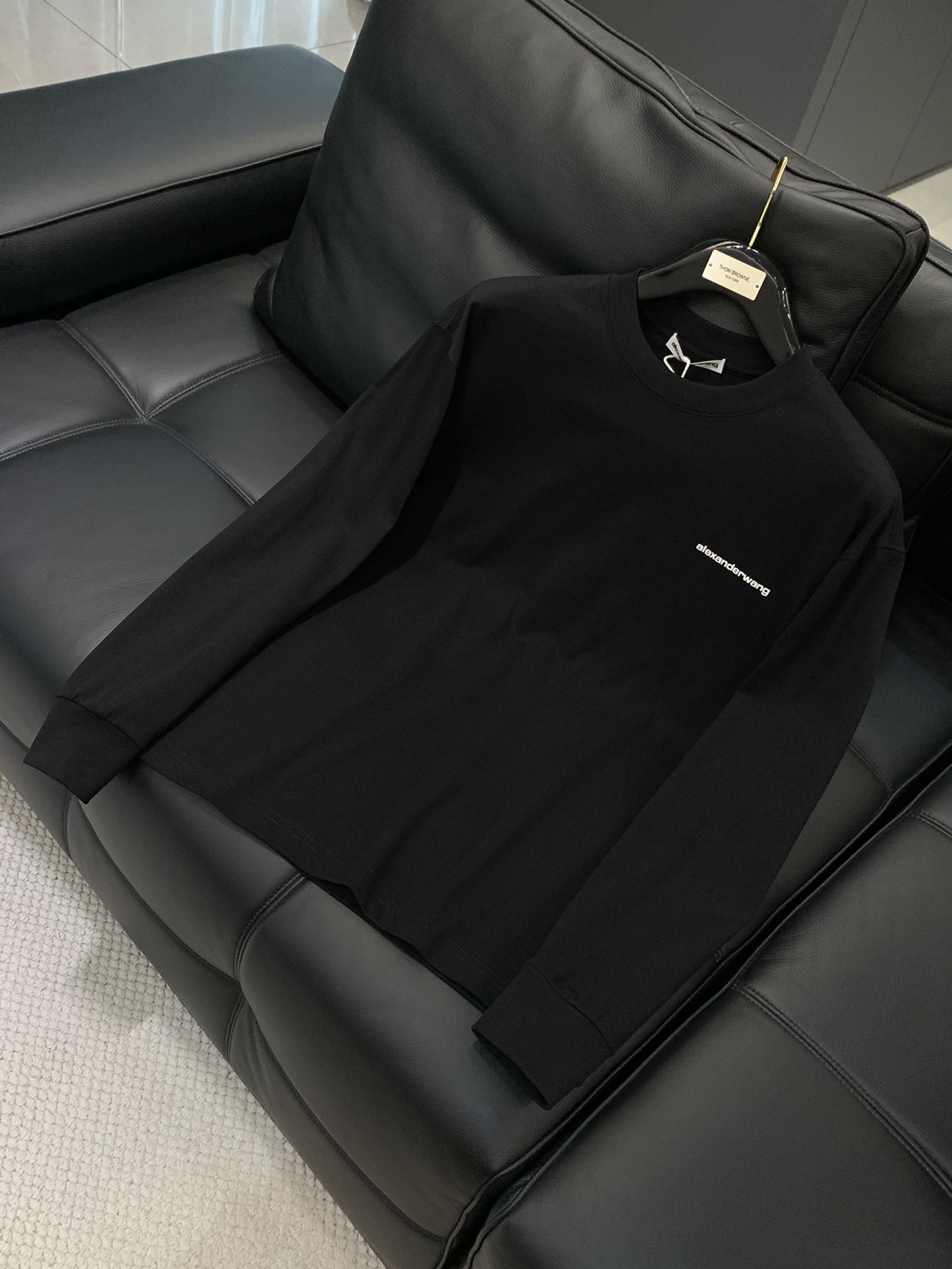 ，Alexander Wang 亚历山大·王，2025早秋新品，时尚休闲圆领长袖T恤，专柜同步有售，顶级