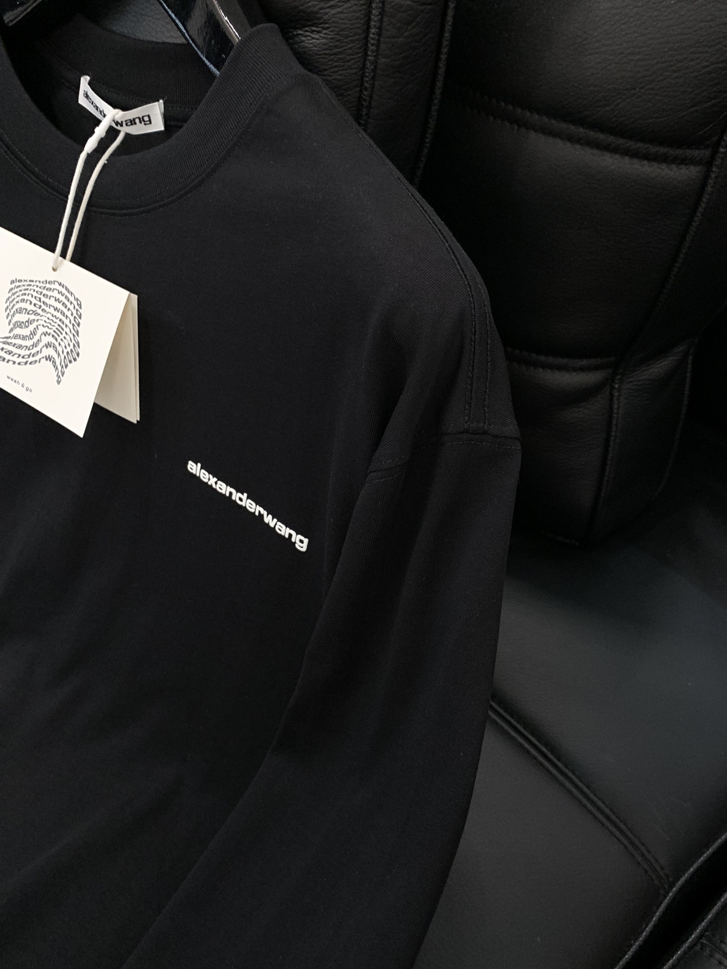 ，Alexander Wang 亚历山大·王，2025早秋新品，时尚休闲圆领长袖T恤，专柜同步有售，顶级