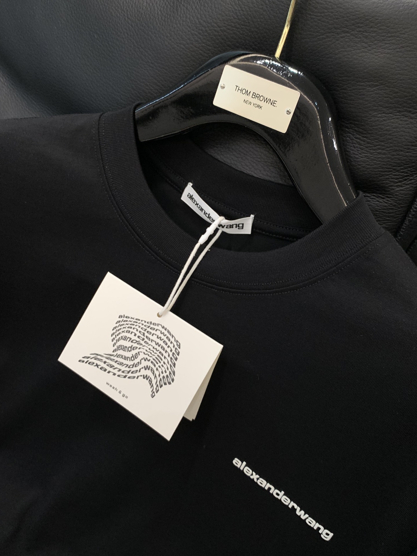 ，Alexander Wang 亚历山大·王，2025早秋新品，时尚休闲圆领长袖T恤，专柜同步有售，顶级