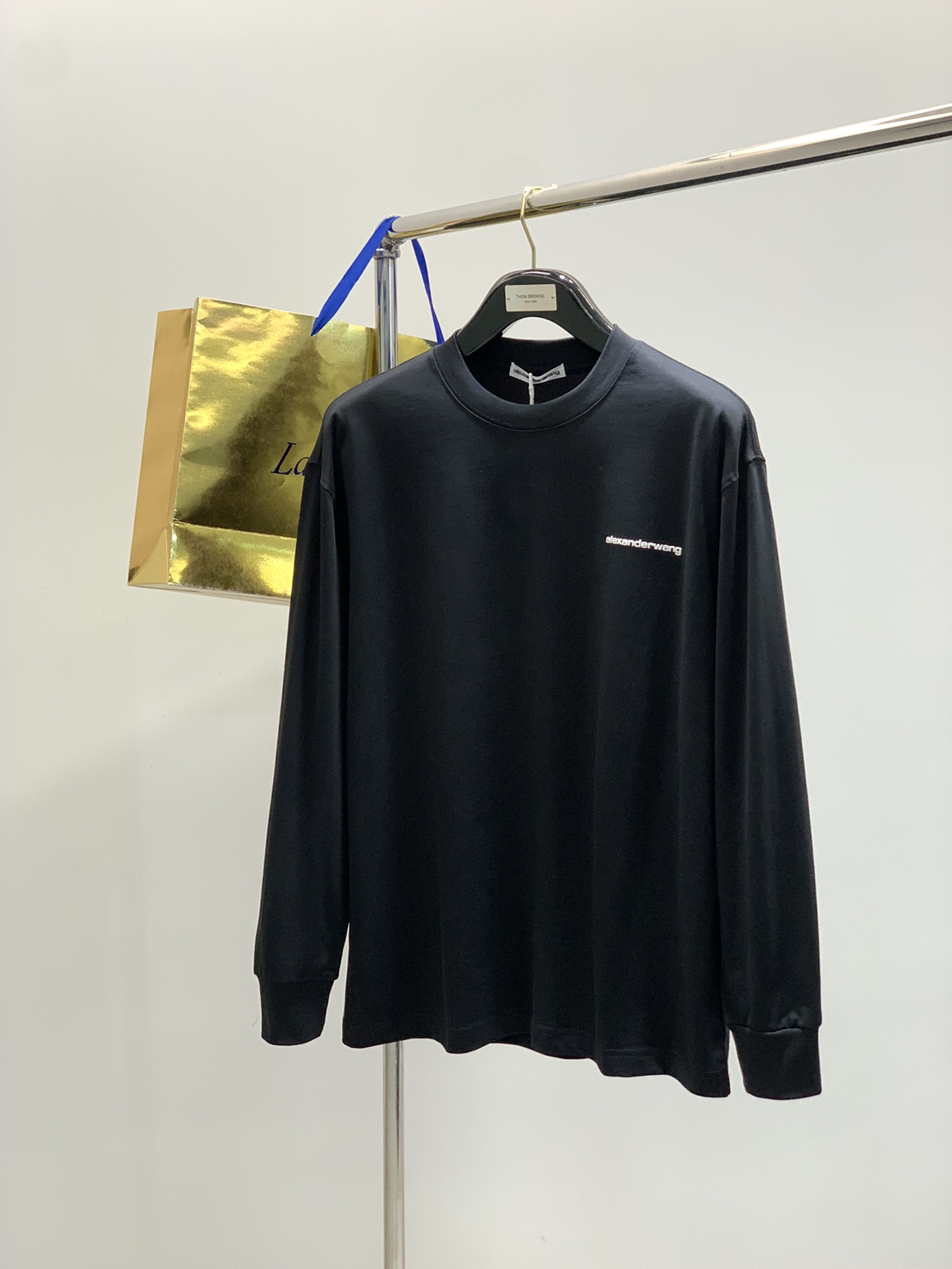 ，Alexander Wang 亚历山大·王，2025早秋新品，时尚休闲圆领长袖T恤，专柜同步有售，顶级