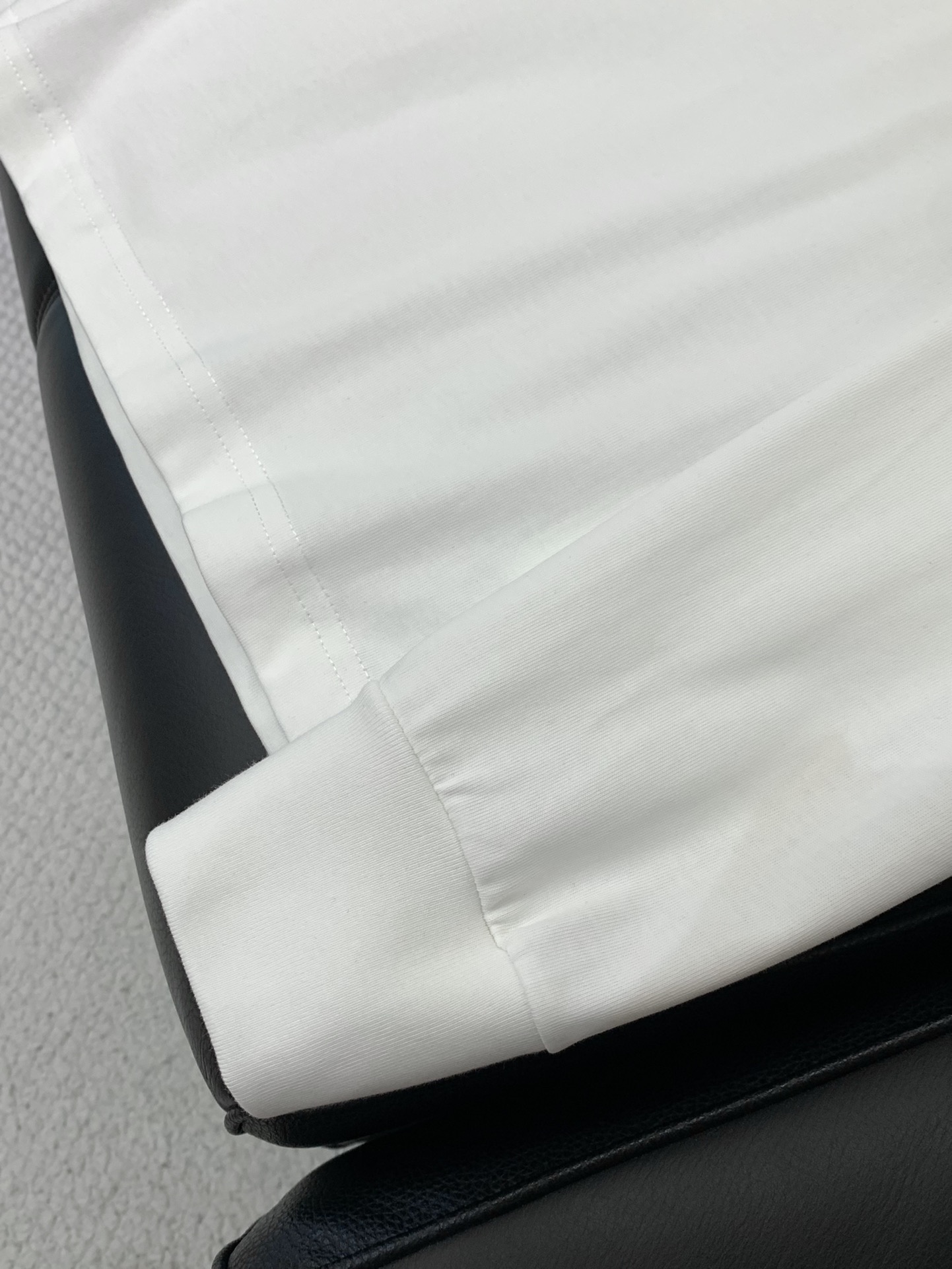 ，Alexander Wang 亚历山大·王，2025早秋新品，时尚休闲圆领长袖T恤，专柜同步有售，顶级