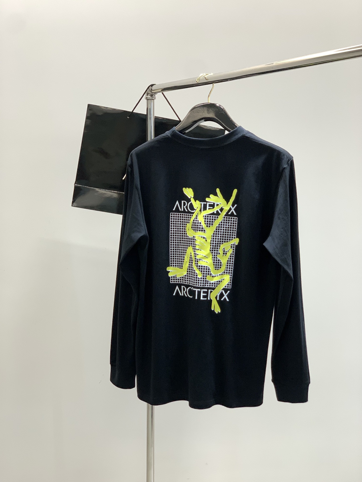 ，ARCTERYX 始祖鸟，2025早秋AW新品，时尚休闲圆领长袖T恤，专柜同步有售，原单狠货，进口原版