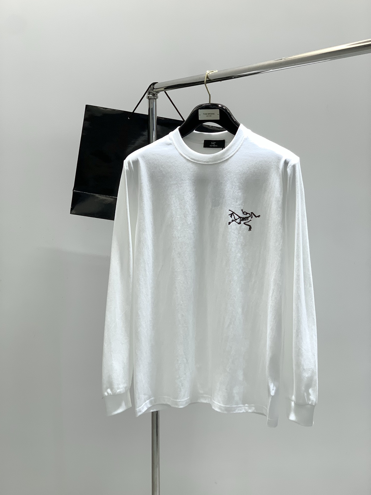 ，ARCTERYX 始祖鸟，2025早秋AW新品，时尚休闲圆领长袖T恤，专柜同步有售，原单狠货，进口原版