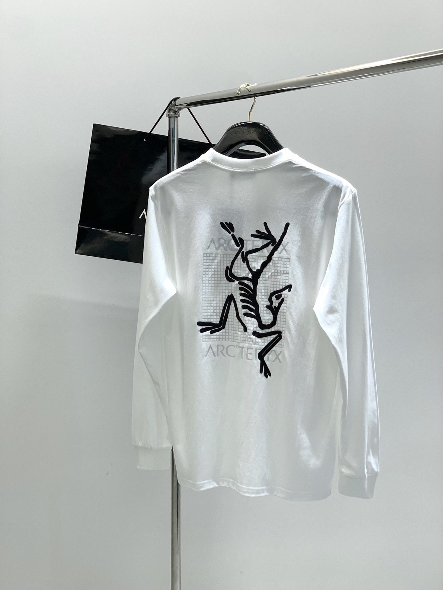 ，ARCTERYX 始祖鸟，2025早秋AW新品，时尚休闲圆领长袖T恤，专柜同步有售，原单狠货，进口原版