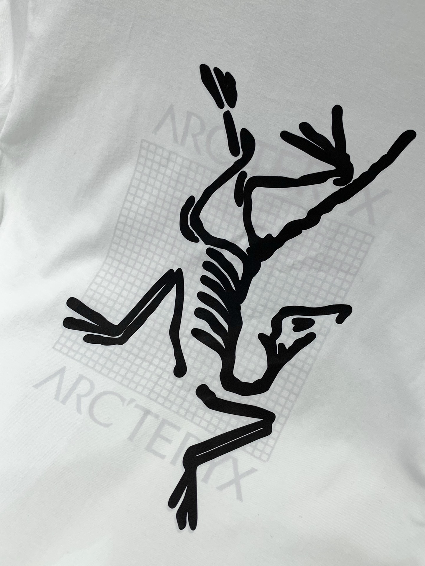 ，ARCTERYX 始祖鸟，2025早秋AW新品，时尚休闲圆领长袖T恤，专柜同步有售，原单狠货，进口原版