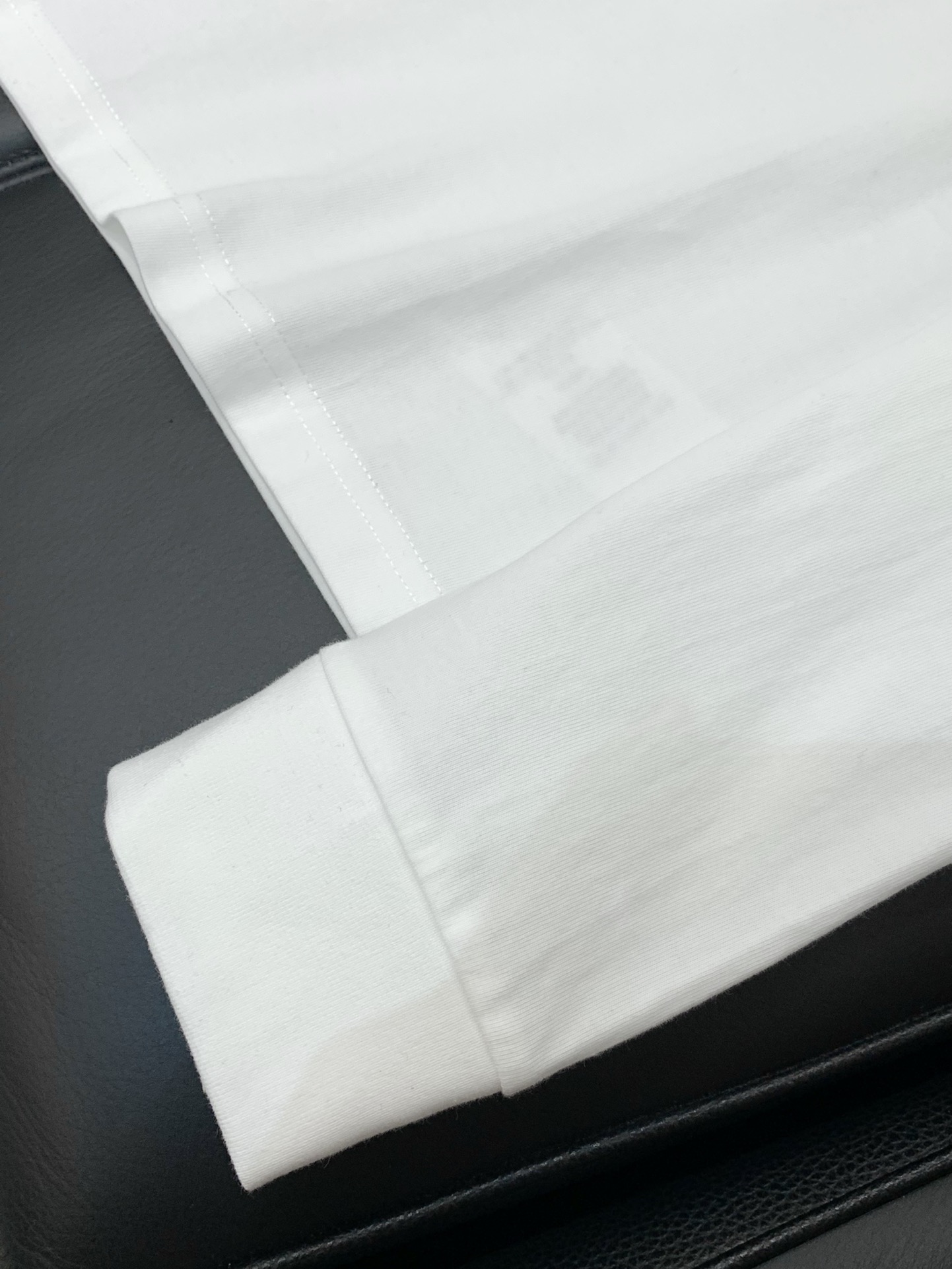 ，ARCTERYX 始祖鸟，2025早秋AW新品，时尚休闲圆领长袖T恤，专柜同步有售，原单狠货，进口原版