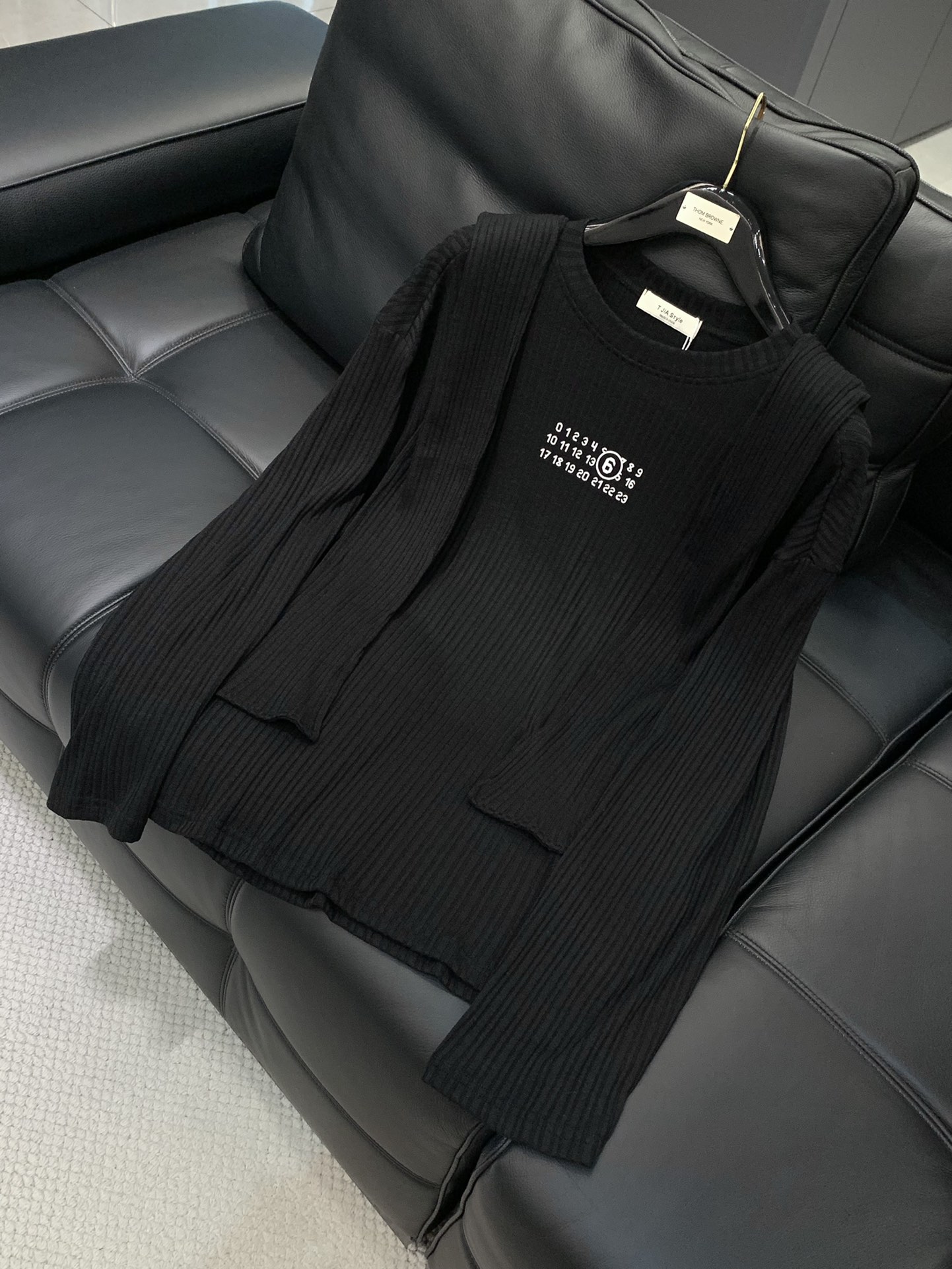 ，Maison Margiela马吉拉，2025早秋最新品，专柜同步有售，原单狠货，时尚休闲圆领长袖T恤