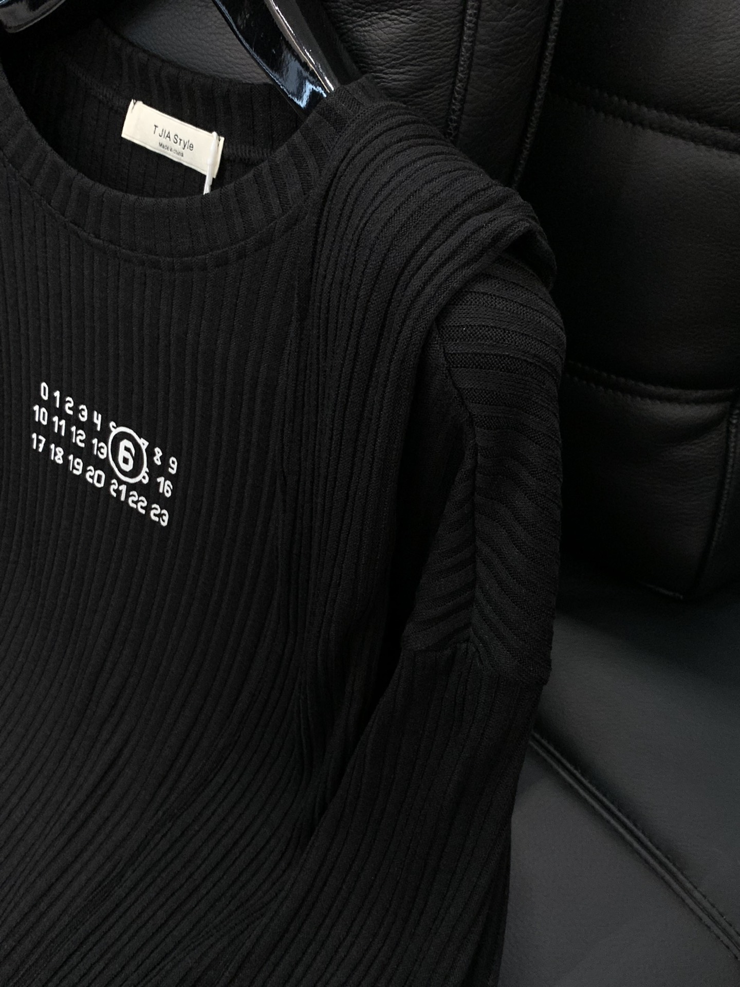 ，Maison Margiela马吉拉，2025早秋最新品，专柜同步有售，原单狠货，时尚休闲圆领长袖T恤