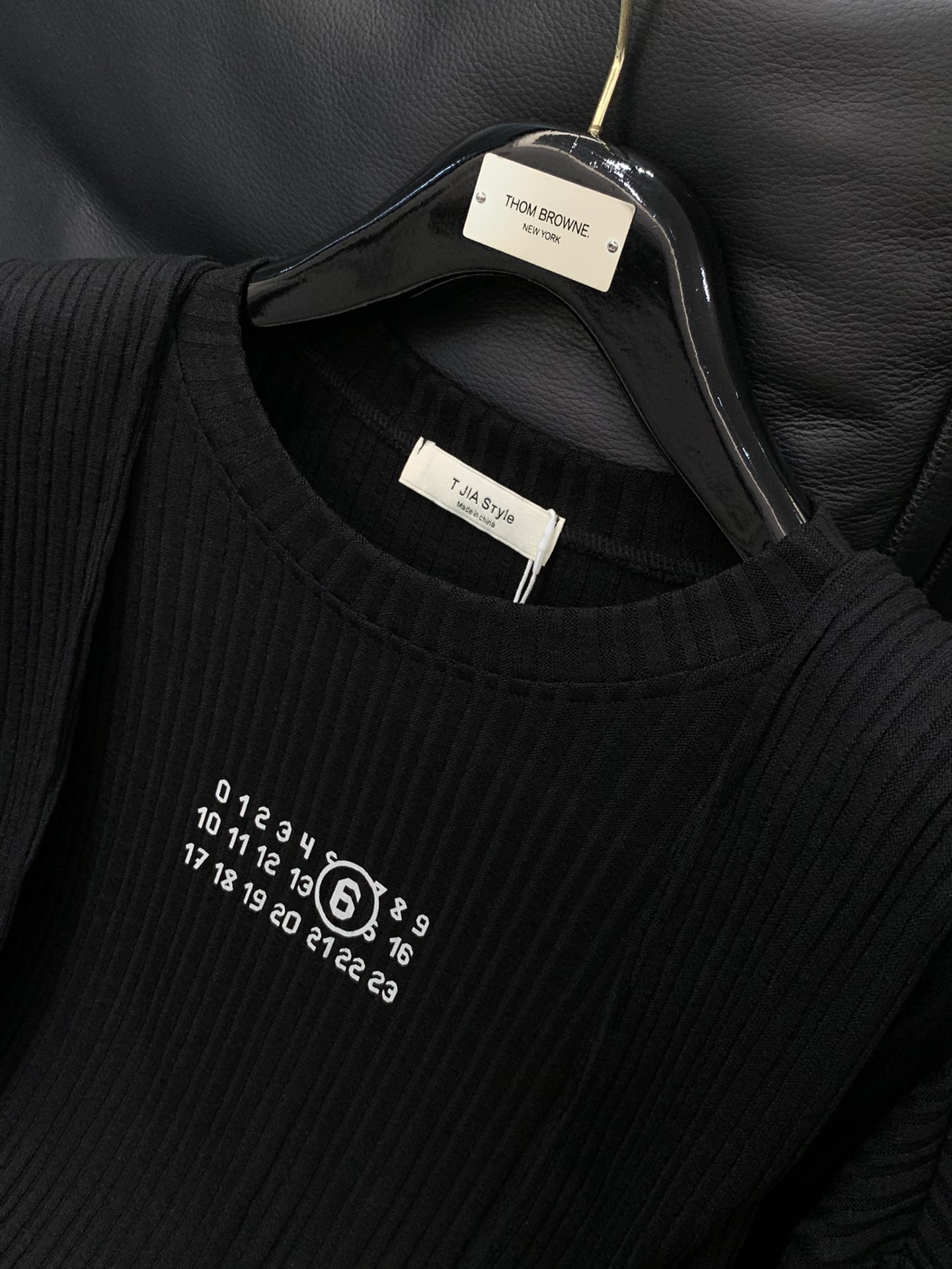 ，Maison Margiela马吉拉，2025早秋最新品，专柜同步有售，原单狠货，时尚休闲圆领长袖T恤