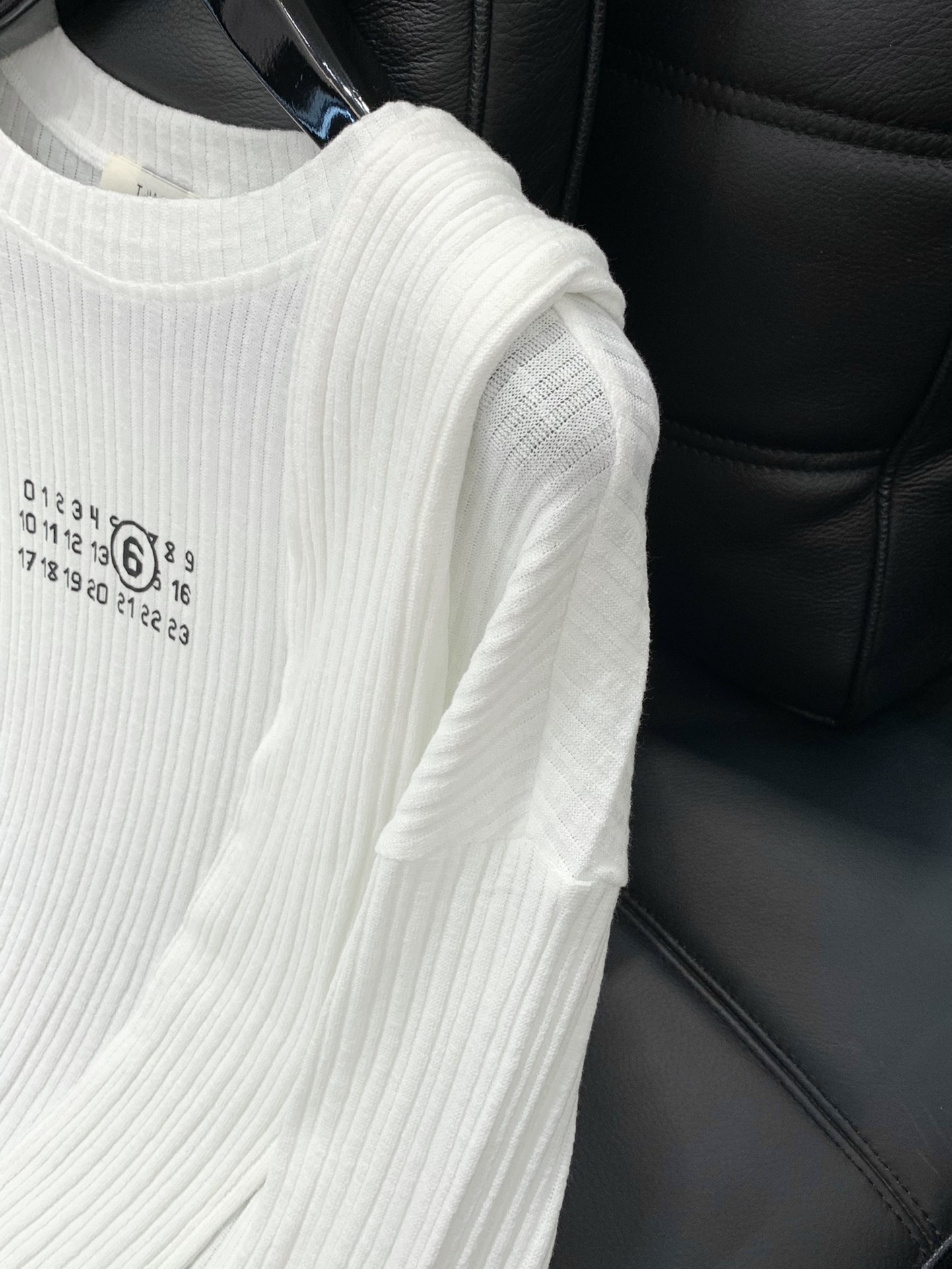 ，Maison Margiela马吉拉，2025早秋最新品，专柜同步有售，原单狠货，时尚休闲圆领长袖T恤