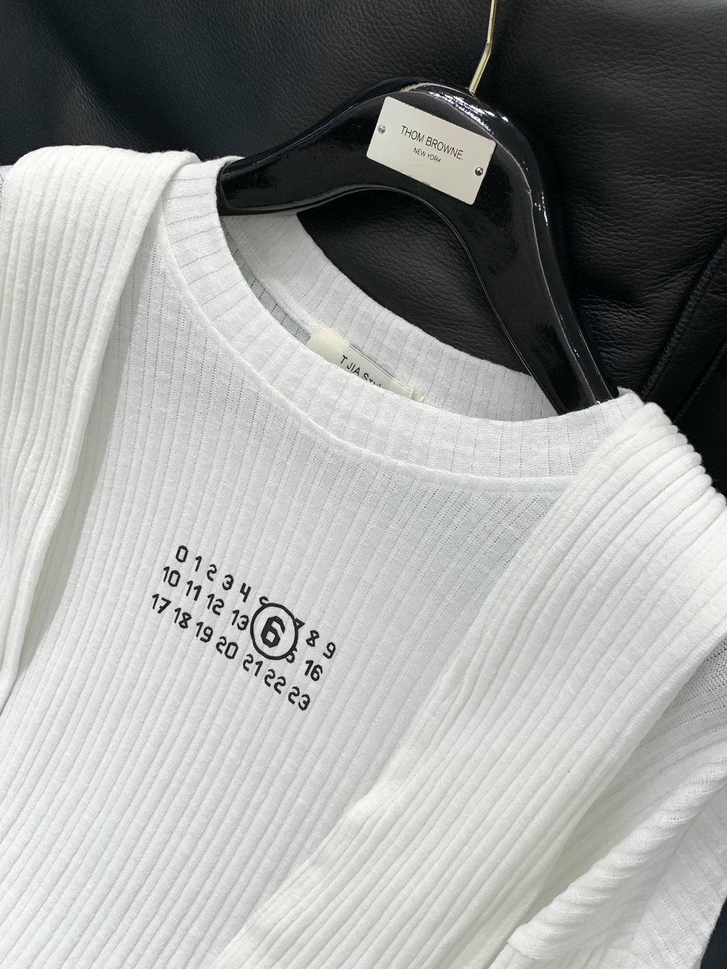 ，Maison Margiela马吉拉，2025早秋最新品，专柜同步有售，原单狠货，时尚休闲圆领长袖T恤