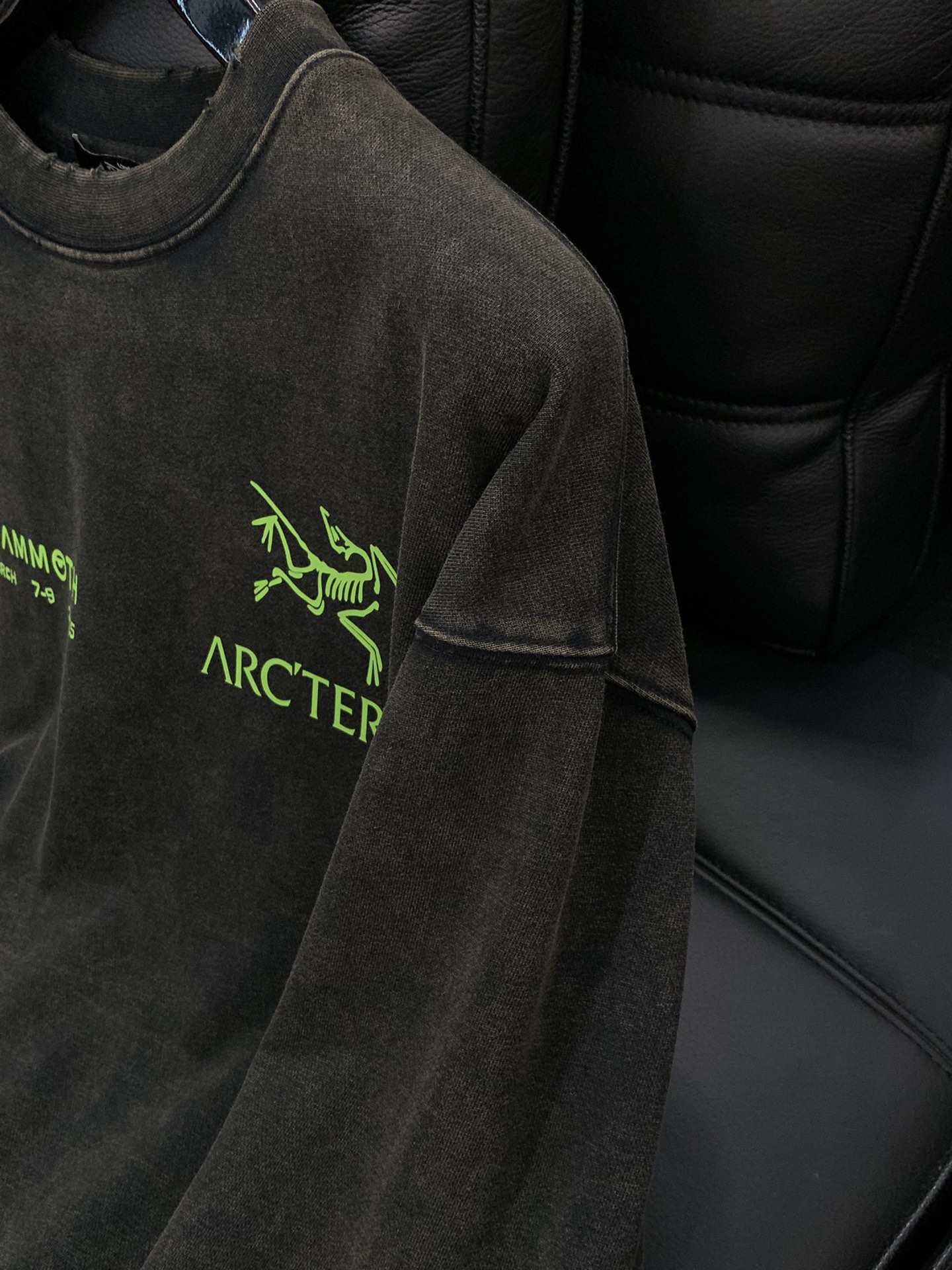 ，ARCTERYX 始祖鸟，2025早秋AW新品，时尚休闲圆领长袖卫衣，专柜同步有售，原单狠货，进口原版