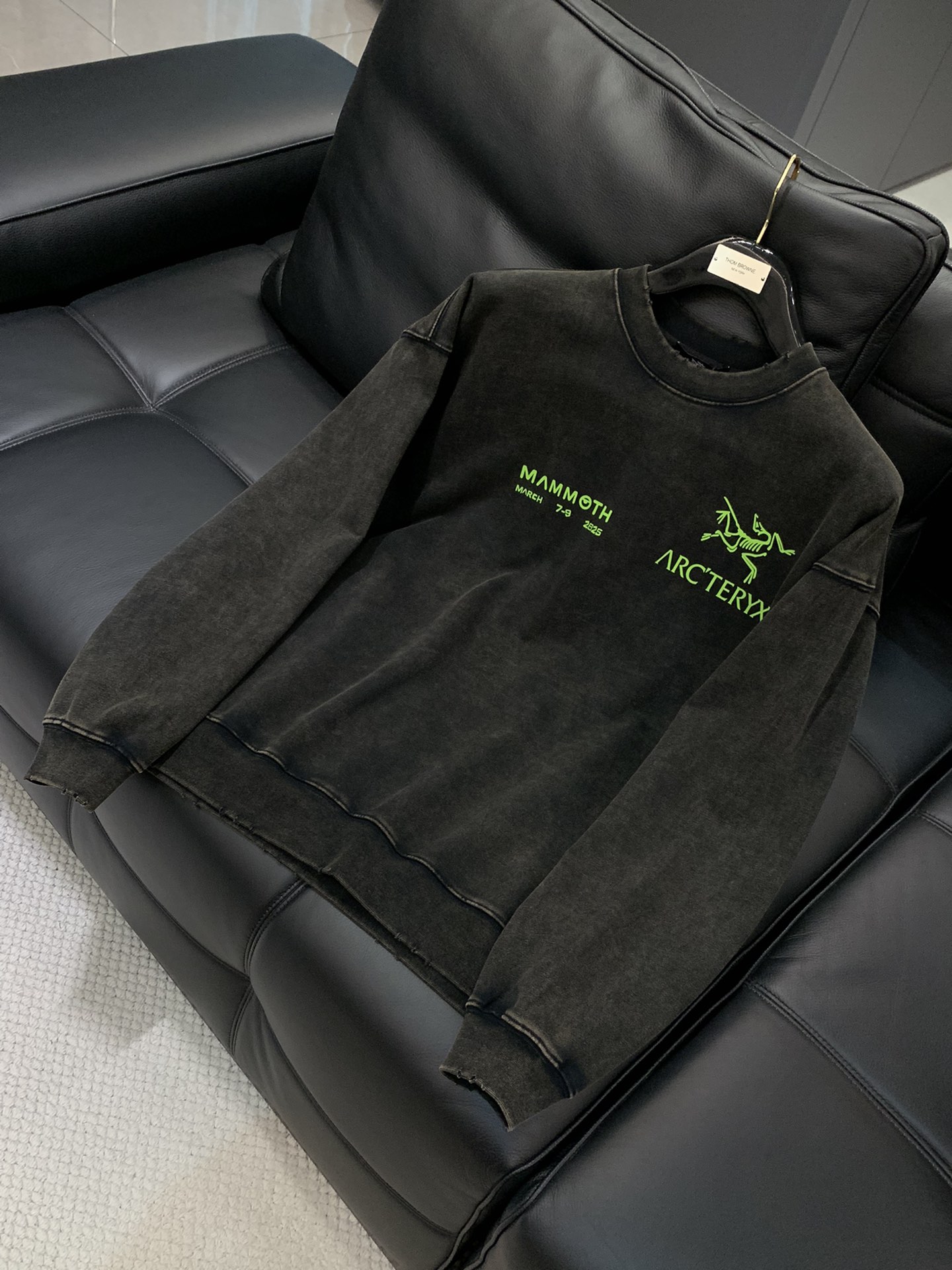 ，ARCTERYX 始祖鸟，2025早秋AW新品，时尚休闲圆领长袖卫衣，专柜同步有售，原单狠货，进口原版