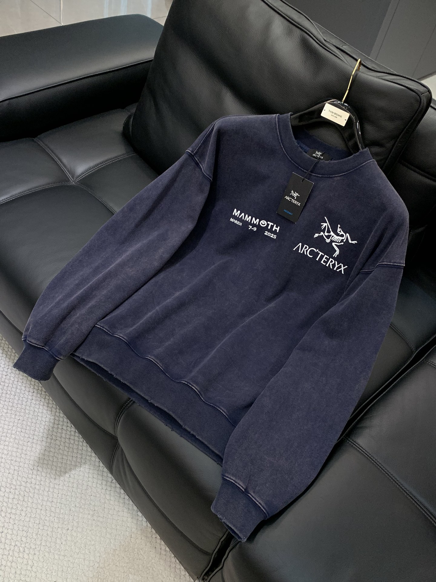 ，ARCTERYX 始祖鸟，2025早秋AW新品，时尚休闲圆领长袖卫衣，专柜同步有售，原单狠货，进口原版