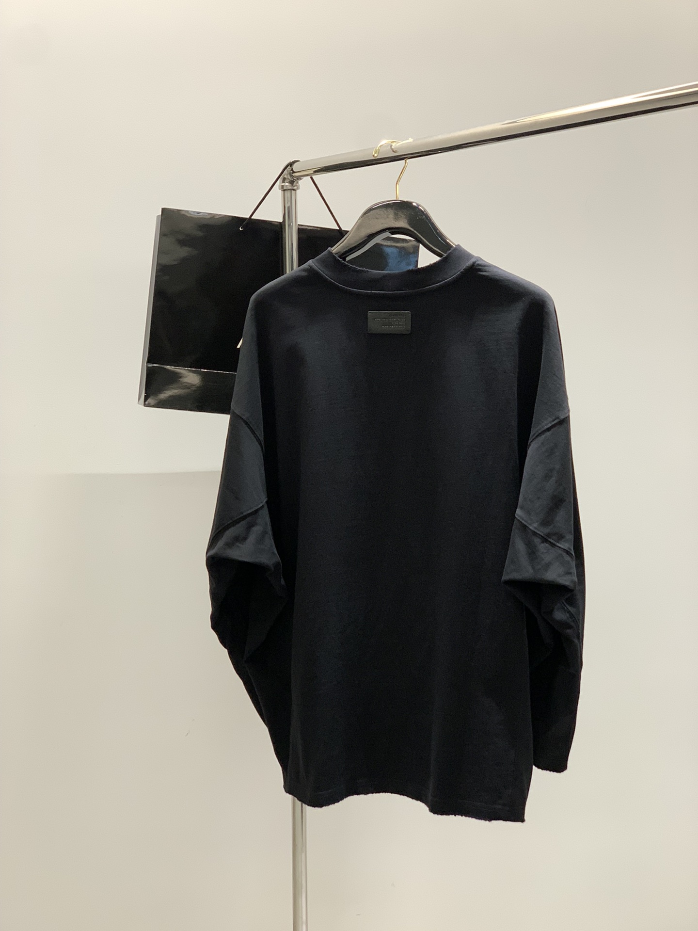 ，ARCTERYX 始祖鸟，2025早秋AW新品，时尚休闲圆领长袖卫衣，专柜同步有售，原单狠货，进口原版