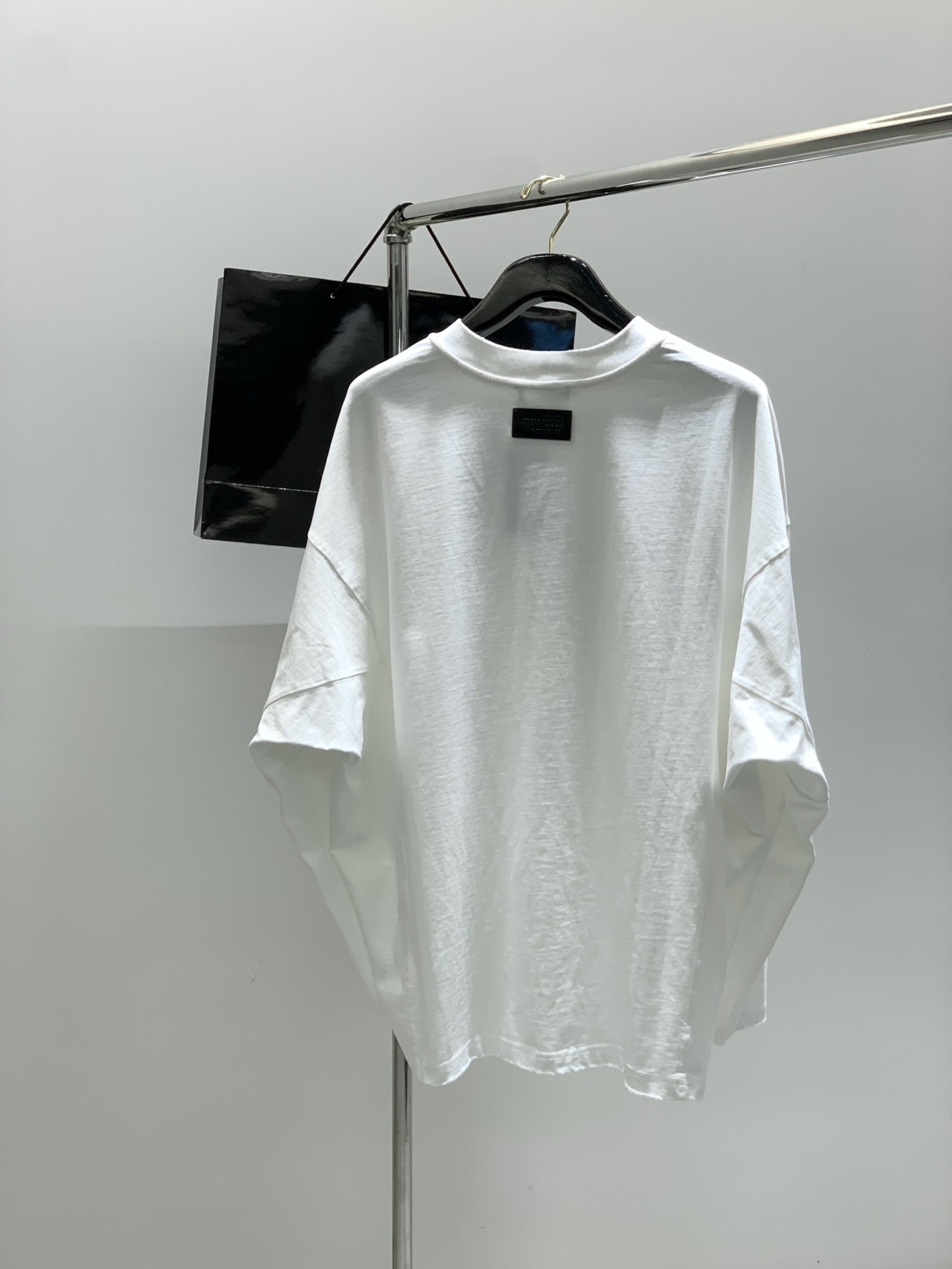 ，ARCTERYX 始祖鸟，2025早秋AW新品，时尚休闲圆领长袖卫衣，专柜同步有售，原单狠货，进口原版