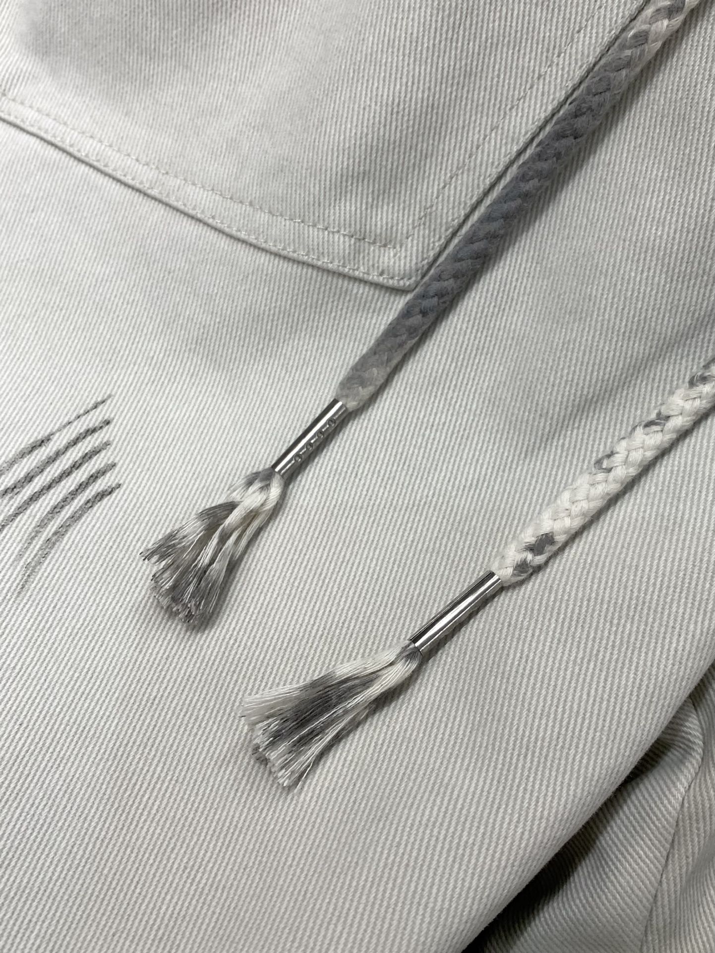 ，Loewe 罗意威，2025秋季最新款，时尚休闲裤，原单狠货，简约舒适，版型不挑人，采用进口原版面料，