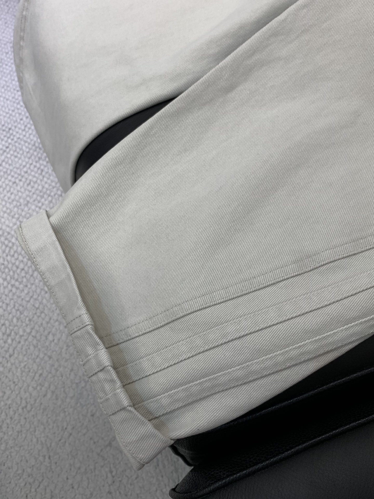 ，Loewe 罗意威，2025秋季最新款，时尚休闲裤，原单狠货，简约舒适，版型不挑人，采用进口原版面料，