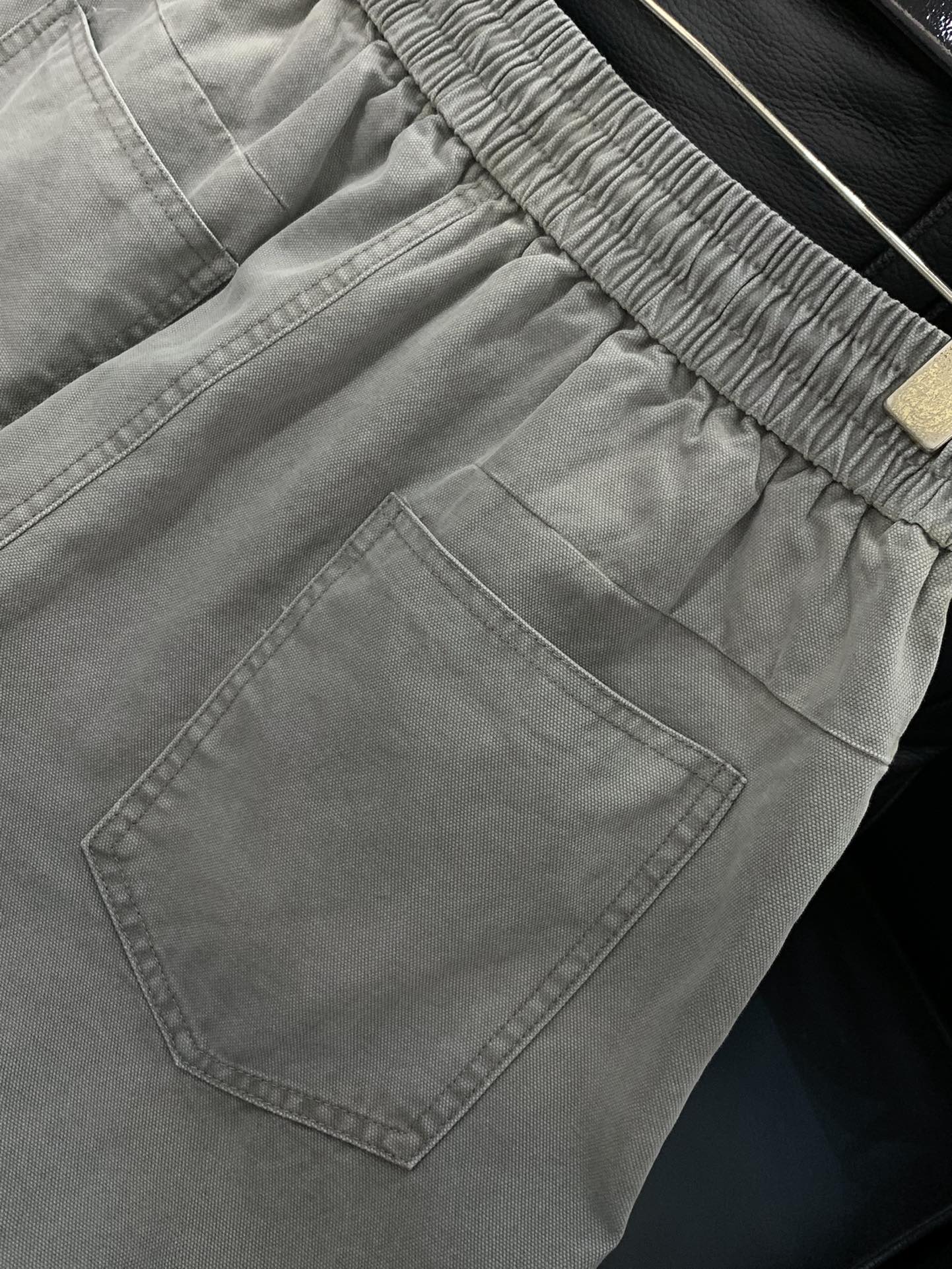 ，Loewe 罗意威，2025秋季最新款，时尚休闲裤，原单狠货，简约舒适，版型不挑人，采用进口原版面料，