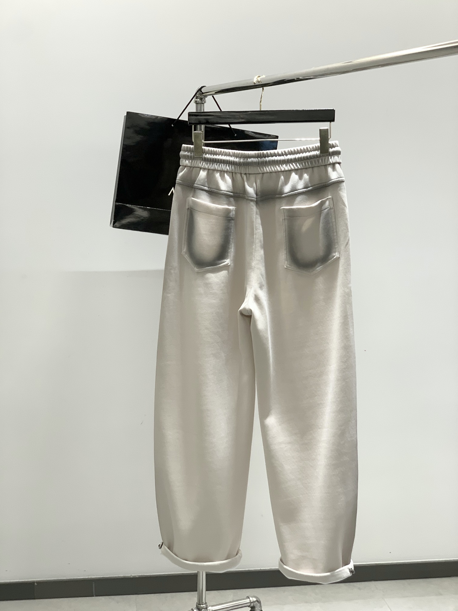 ，ARCTERYX 始祖鸟，2025秋季新品，时尚休闲裤，专柜同步有售，原单狠货，采用进口原版面料，顶级