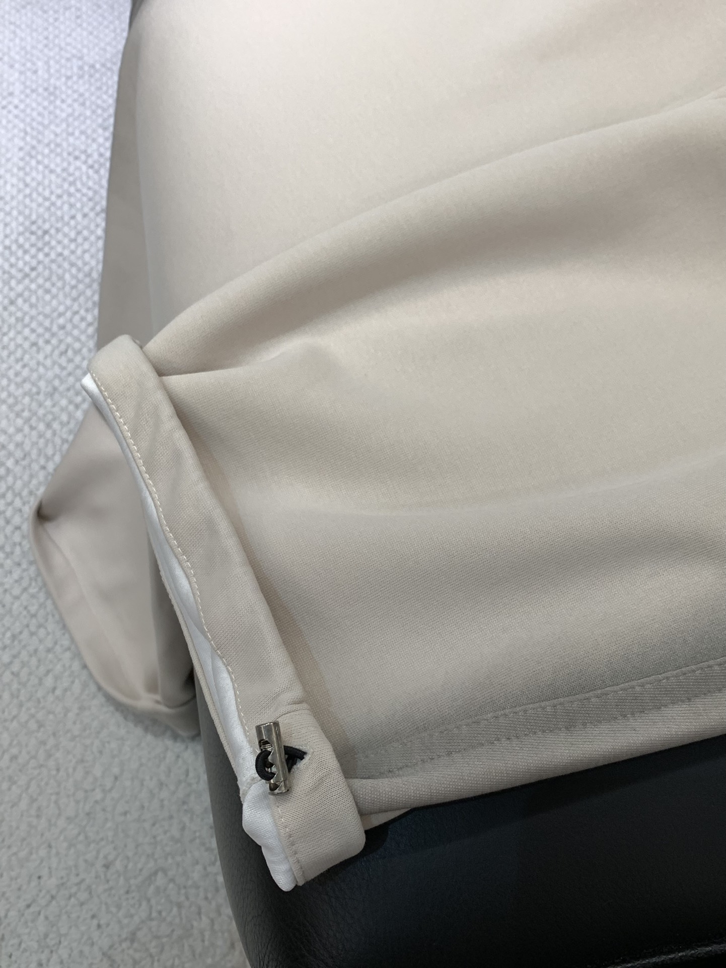 ，ARCTERYX 始祖鸟，2025秋季新品，时尚休闲裤，专柜同步有售，原单狠货，采用进口原版面料，顶级