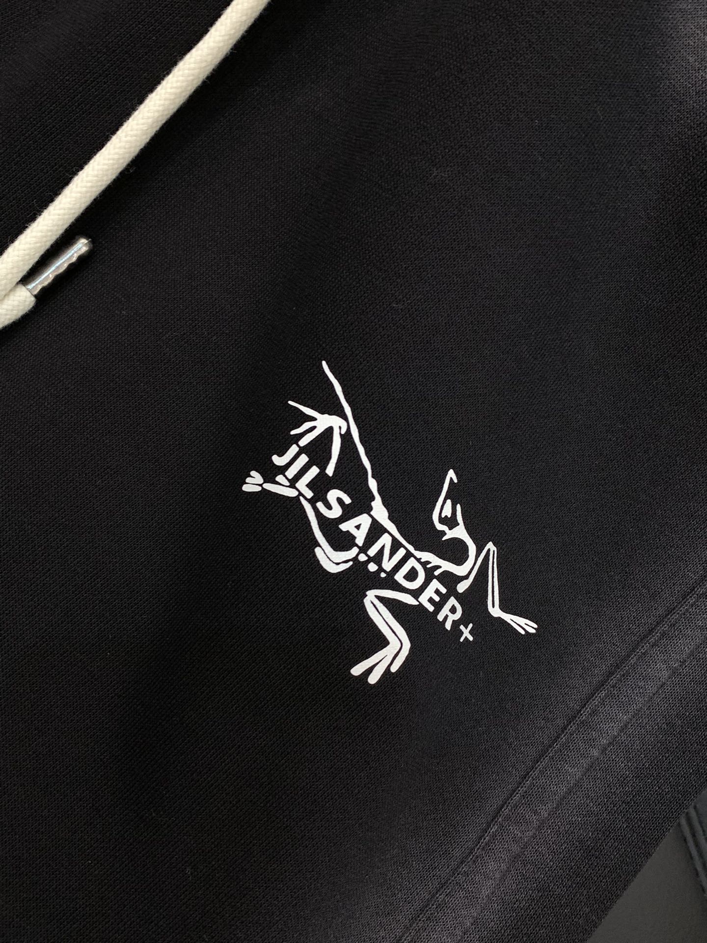 ，ARCTERYX 始祖鸟，2025秋季新品，时尚休闲裤，专柜同步有售，原单狠货，采用进口原版面料，顶级