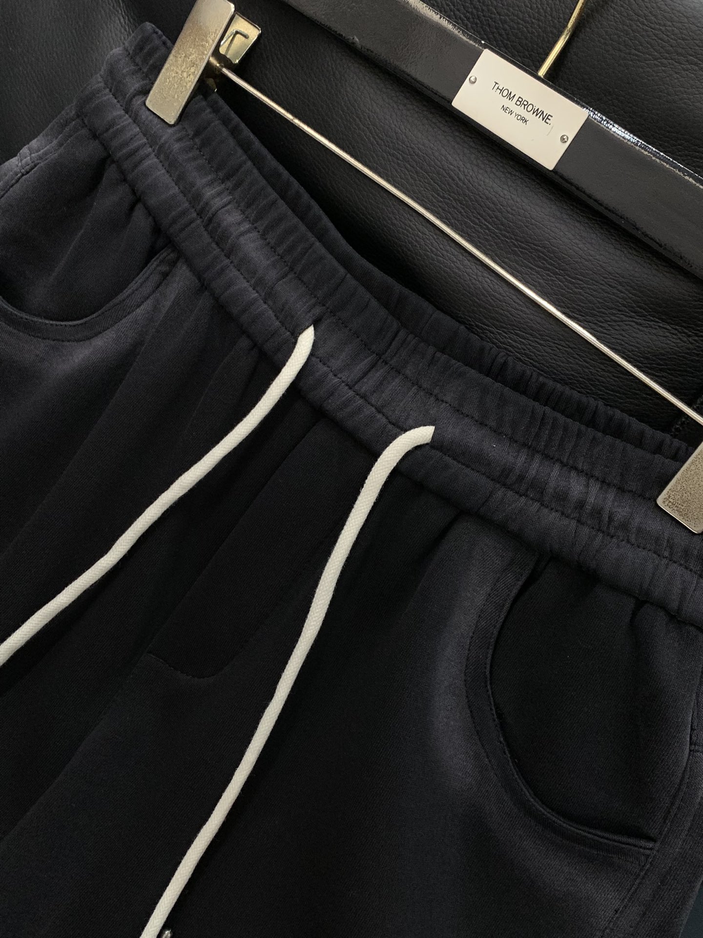 ，ARCTERYX 始祖鸟，2025秋季新品，时尚休闲裤，专柜同步有售，原单狠货，采用进口原版面料，顶级