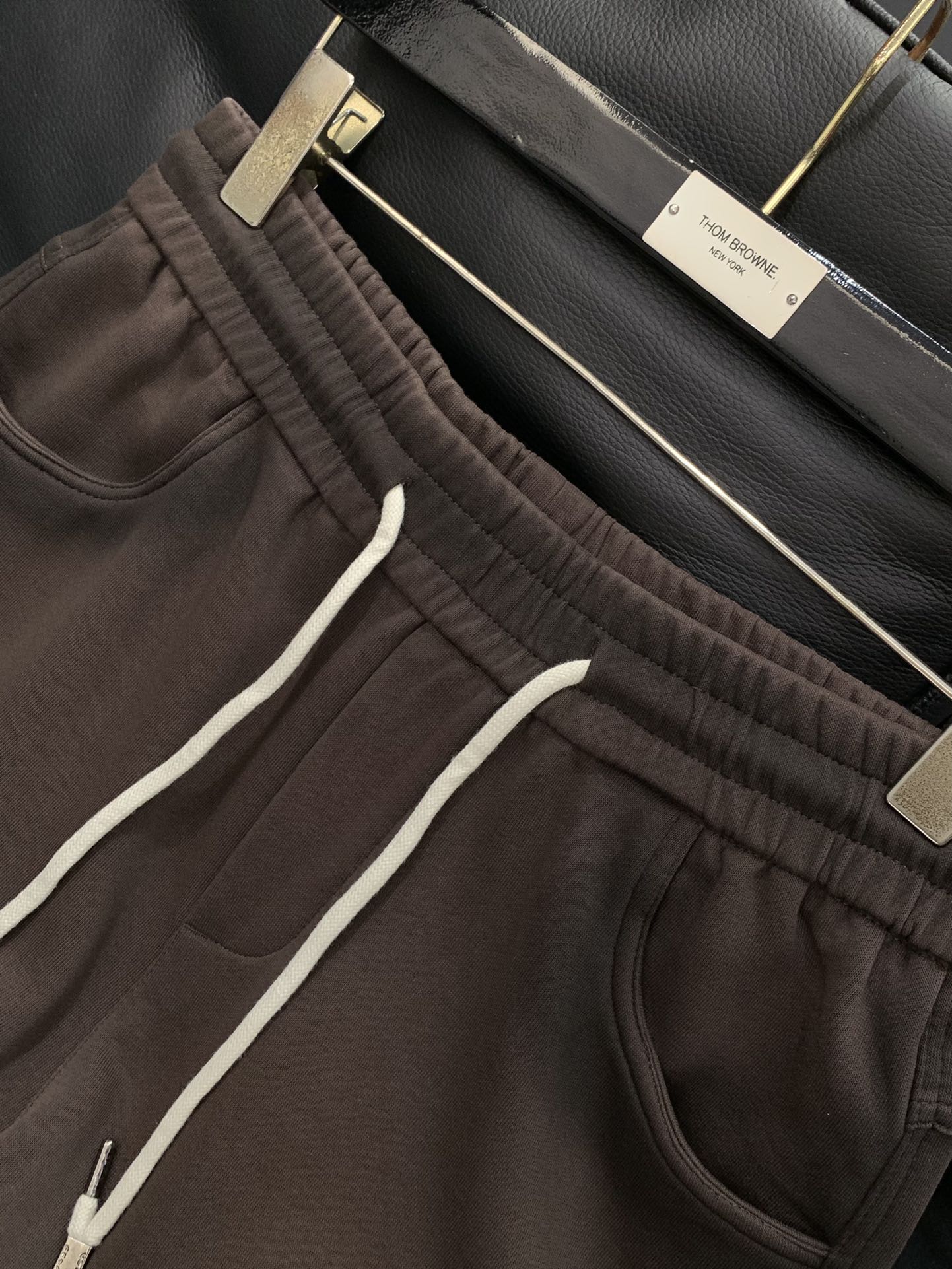 ，ARCTERYX 始祖鸟，2025秋季新品，时尚休闲裤，专柜同步有售，原单狠货，采用进口原版面料，顶级