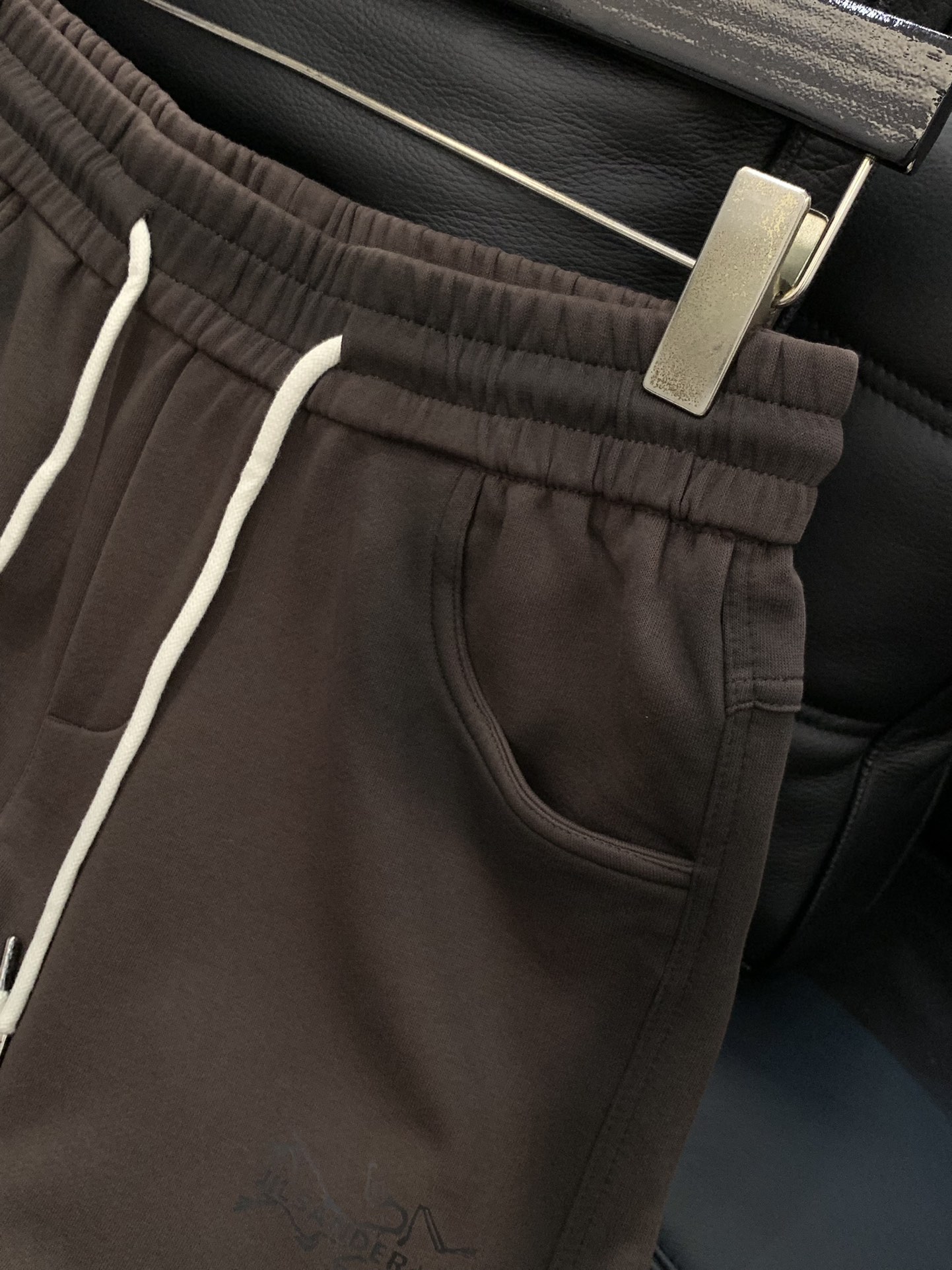 ，ARCTERYX 始祖鸟，2025秋季新品，时尚休闲裤，专柜同步有售，原单狠货，采用进口原版面料，顶级