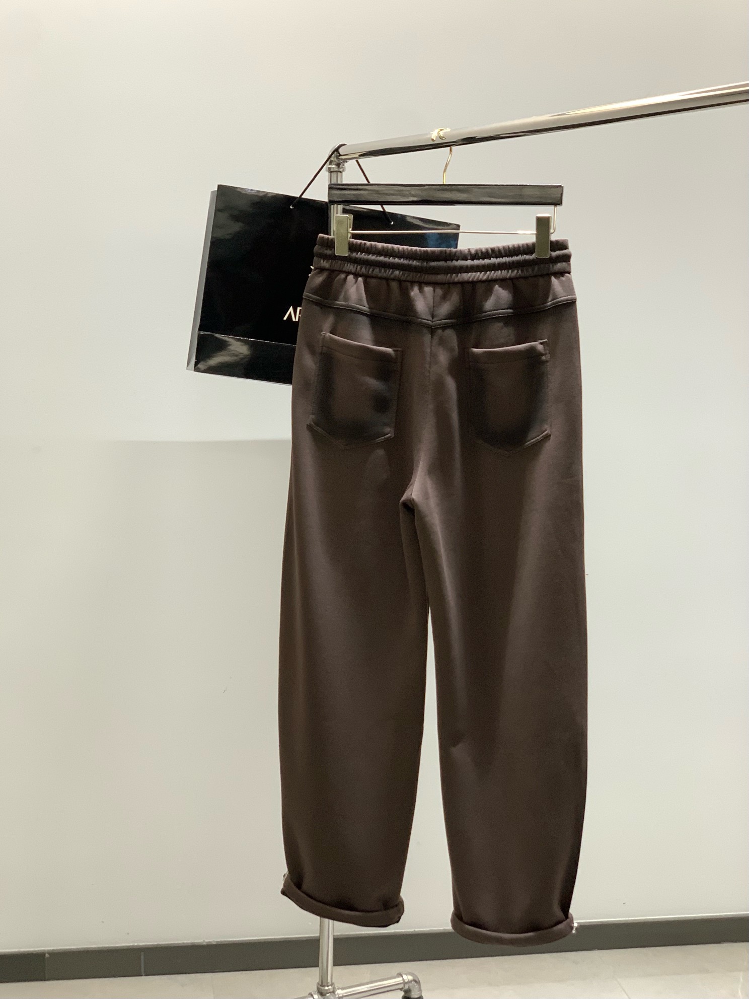 ，ARCTERYX 始祖鸟，2025秋季新品，时尚休闲裤，专柜同步有售，原单狠货，采用进口原版面料，顶级