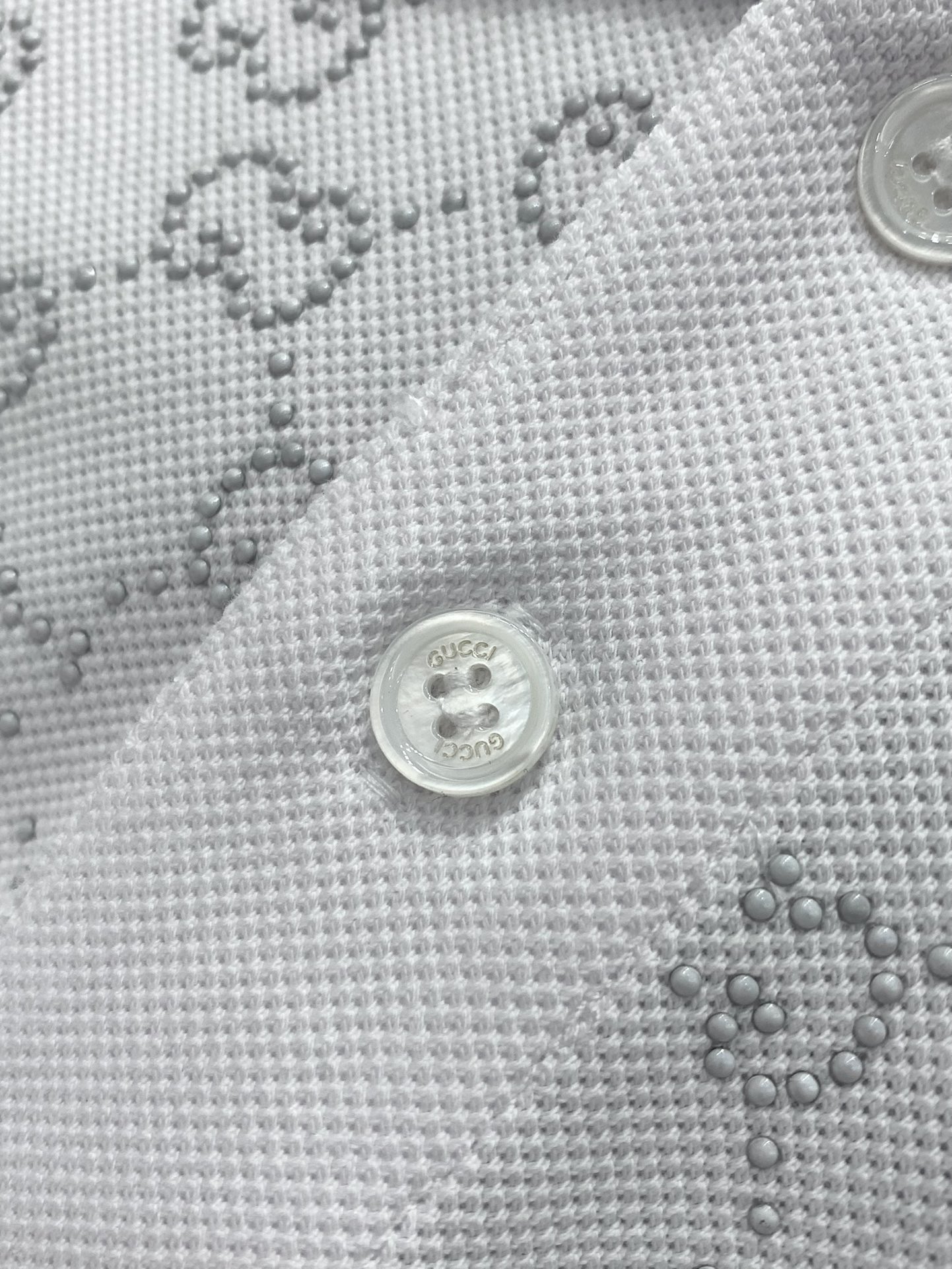 ，Gucci 古驰，2025夏季最新款，专柜同步有售，原单狠货，时尚休闲翻领短袖T恤，上身很有特点！吸睛