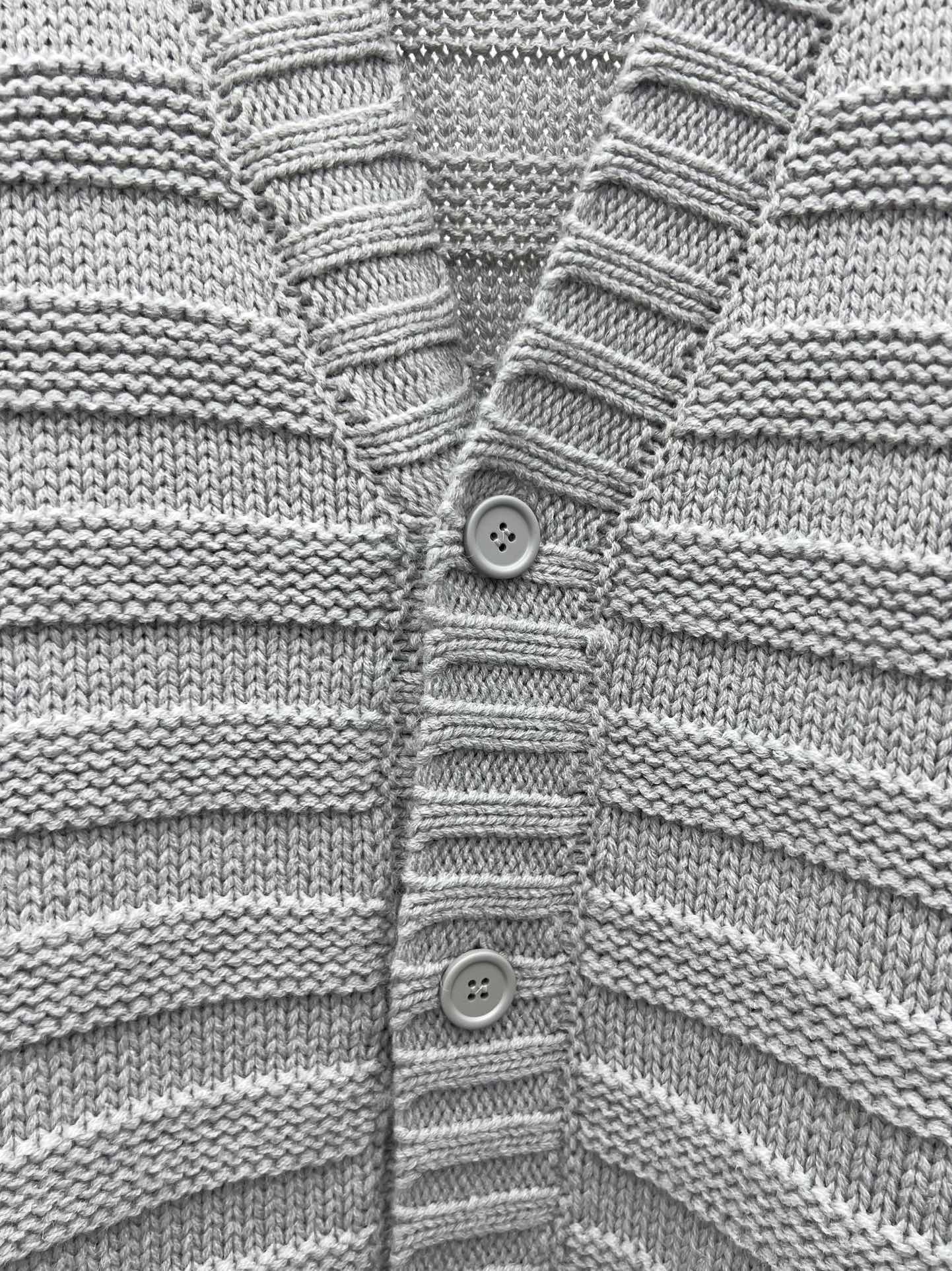 Maison margiel*破洞毛衣开衫秋冬新款条纹灰色开衫选用羊毛混纺面料材质经典v领宽松大版型剪裁