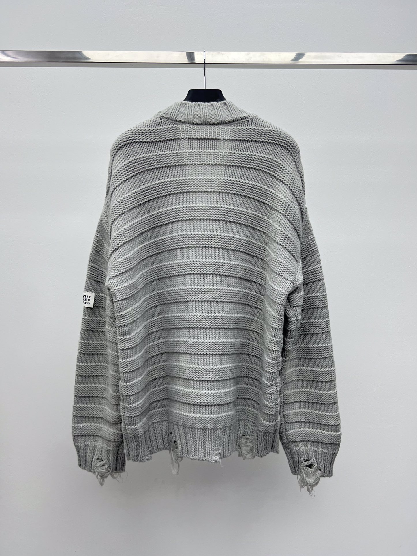 Maison margiel*破洞毛衣开衫秋冬新款条纹灰色开衫选用羊毛混纺面料材质经典v领宽松大版型剪裁